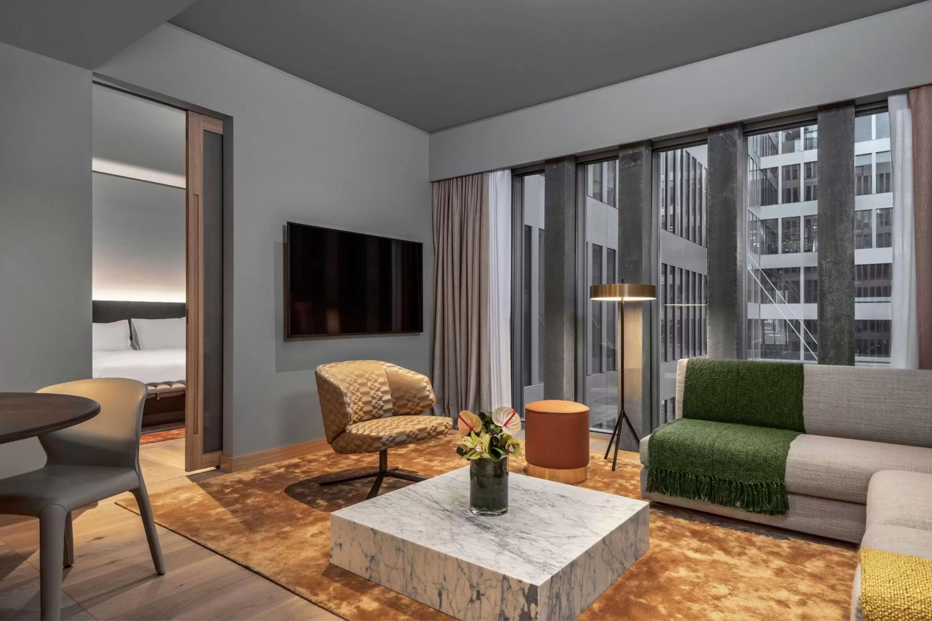 TV and multimedia in Hyatt Regency Zurich Airport Circle