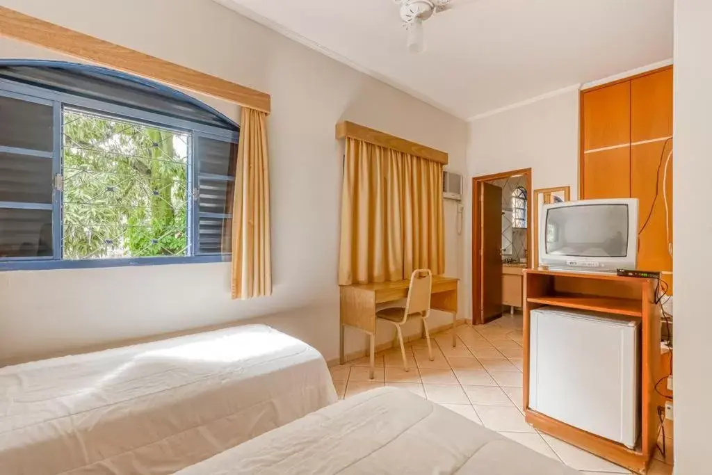 Deluxe Triple Room in Jardin Park Hotel Deluxe Triple Room in Jardin Park Hotel