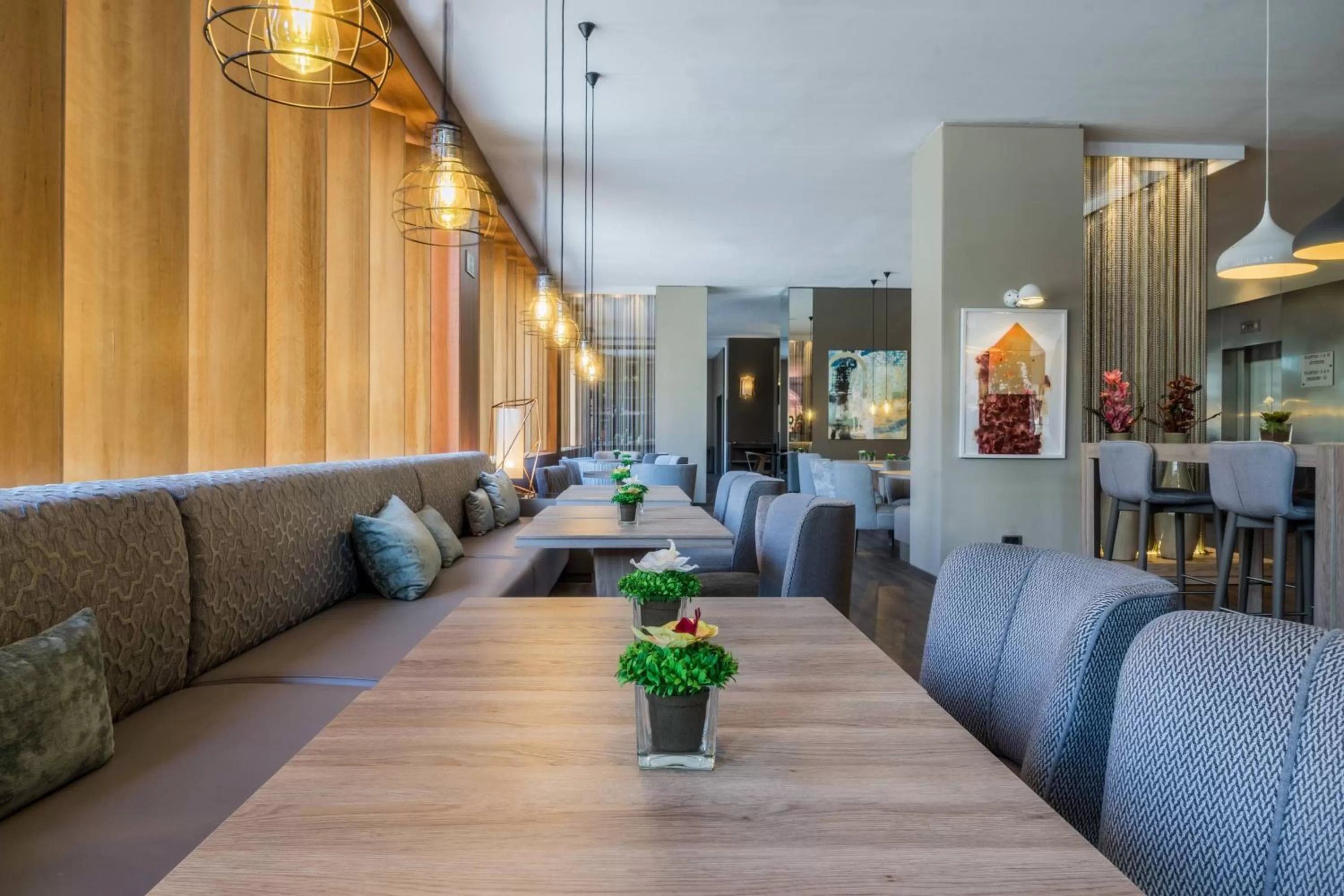 Lounge or bar in AC Hotel Valencia by Marriott