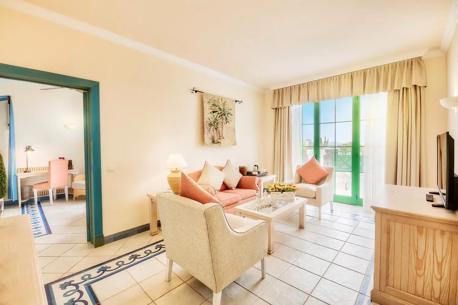 Suite (2 adultos + 2 niños) in Hotel LIVVO Volcán Lanzarote Suite (2 adultos + 2 niños) in Hotel LIVVO Volcán Lanzarote