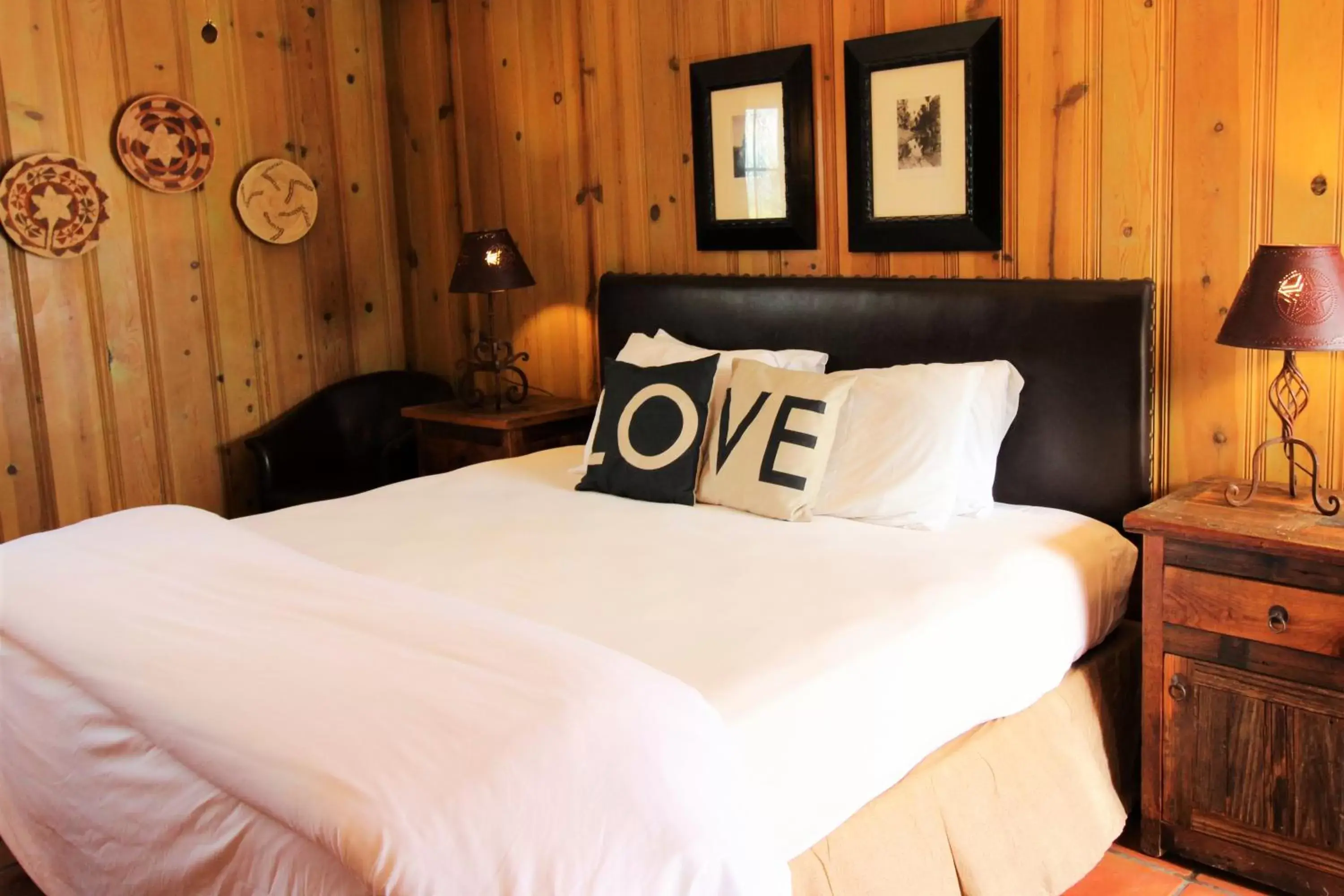 Standard King Room in The Maverick Inn Standard King Room in The Maverick Inn