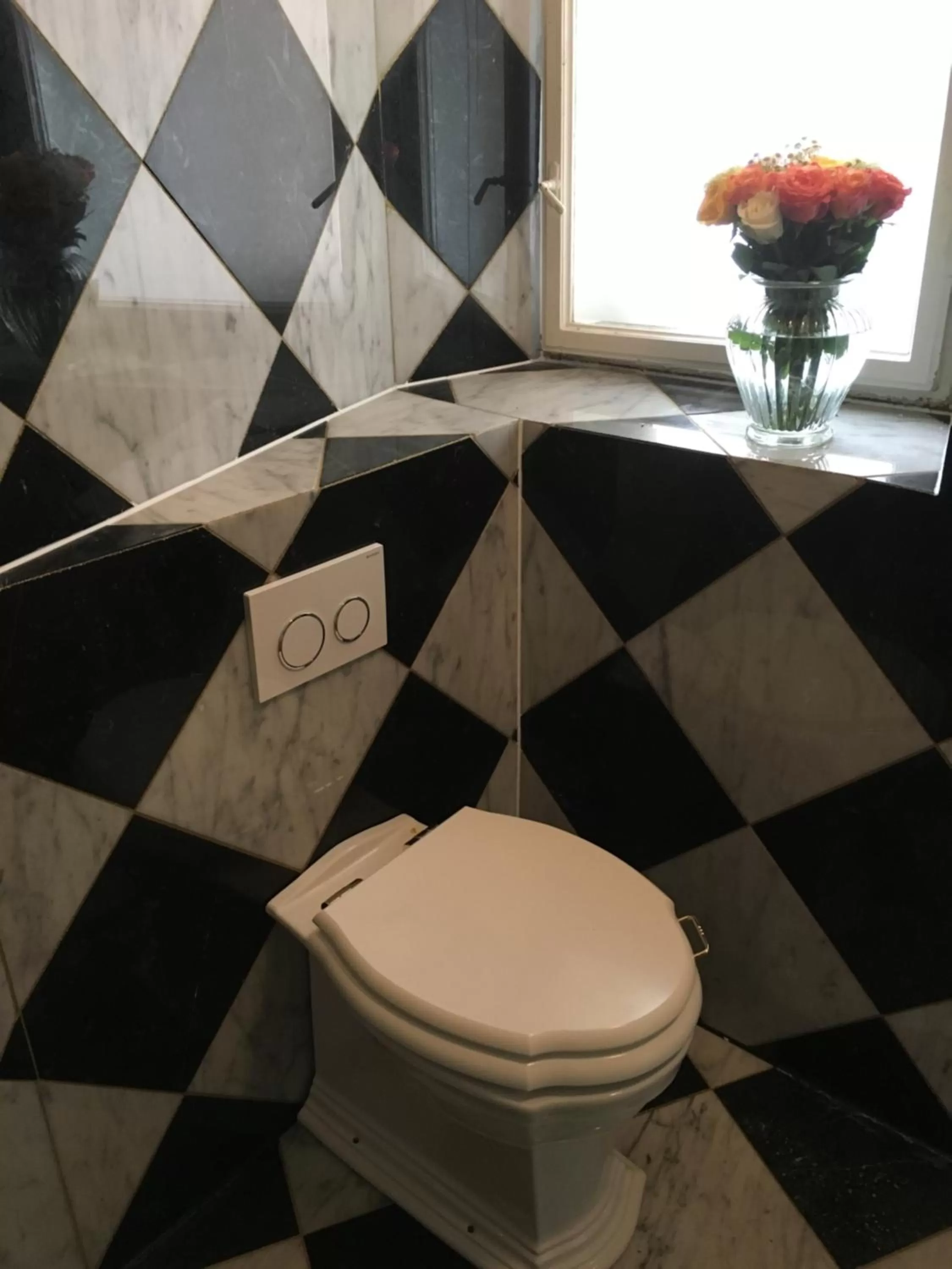 Bathroom in Sarah's Altstadt Oase Salzburg