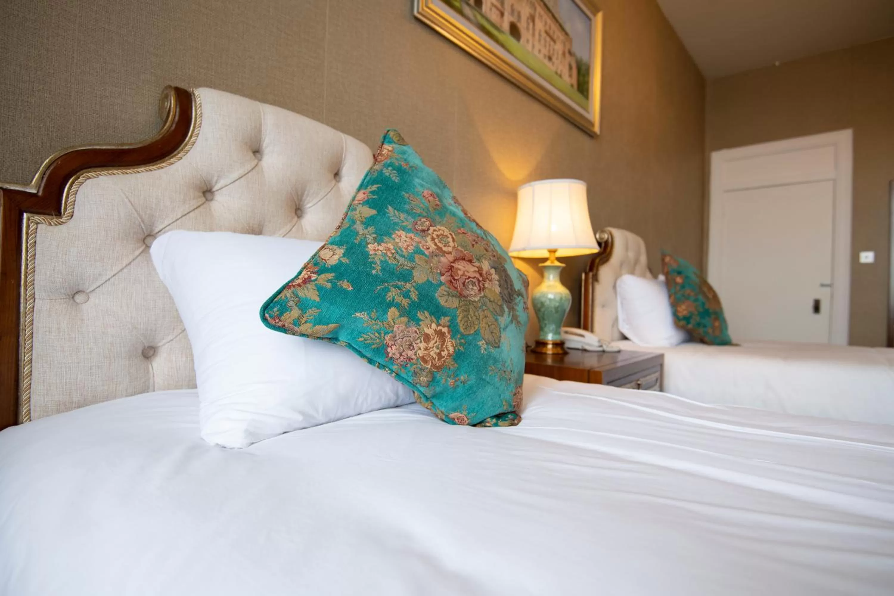 Bedroom, Bed in The Glenburn Hotel