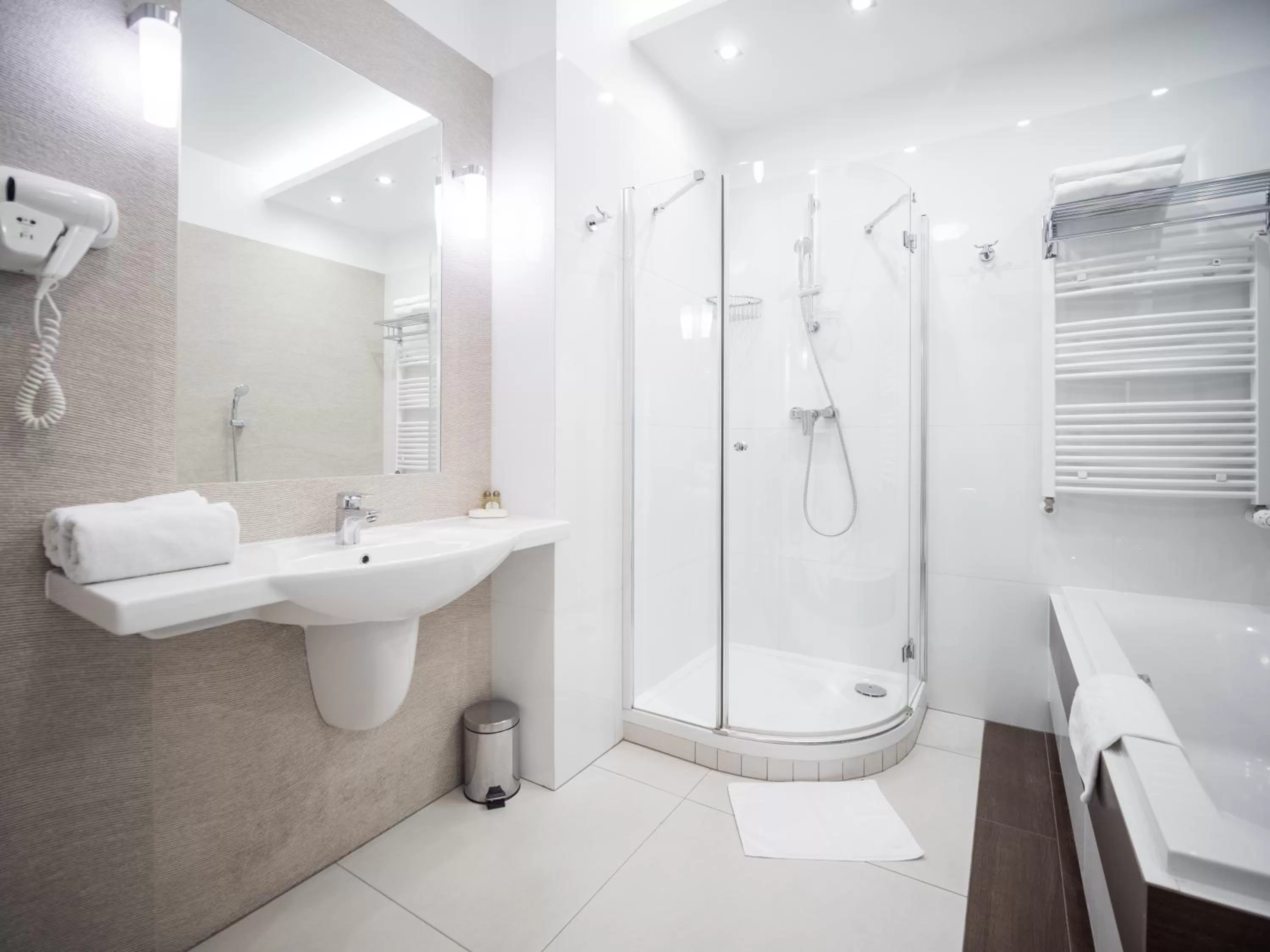 Shower in Hotel Miodowa