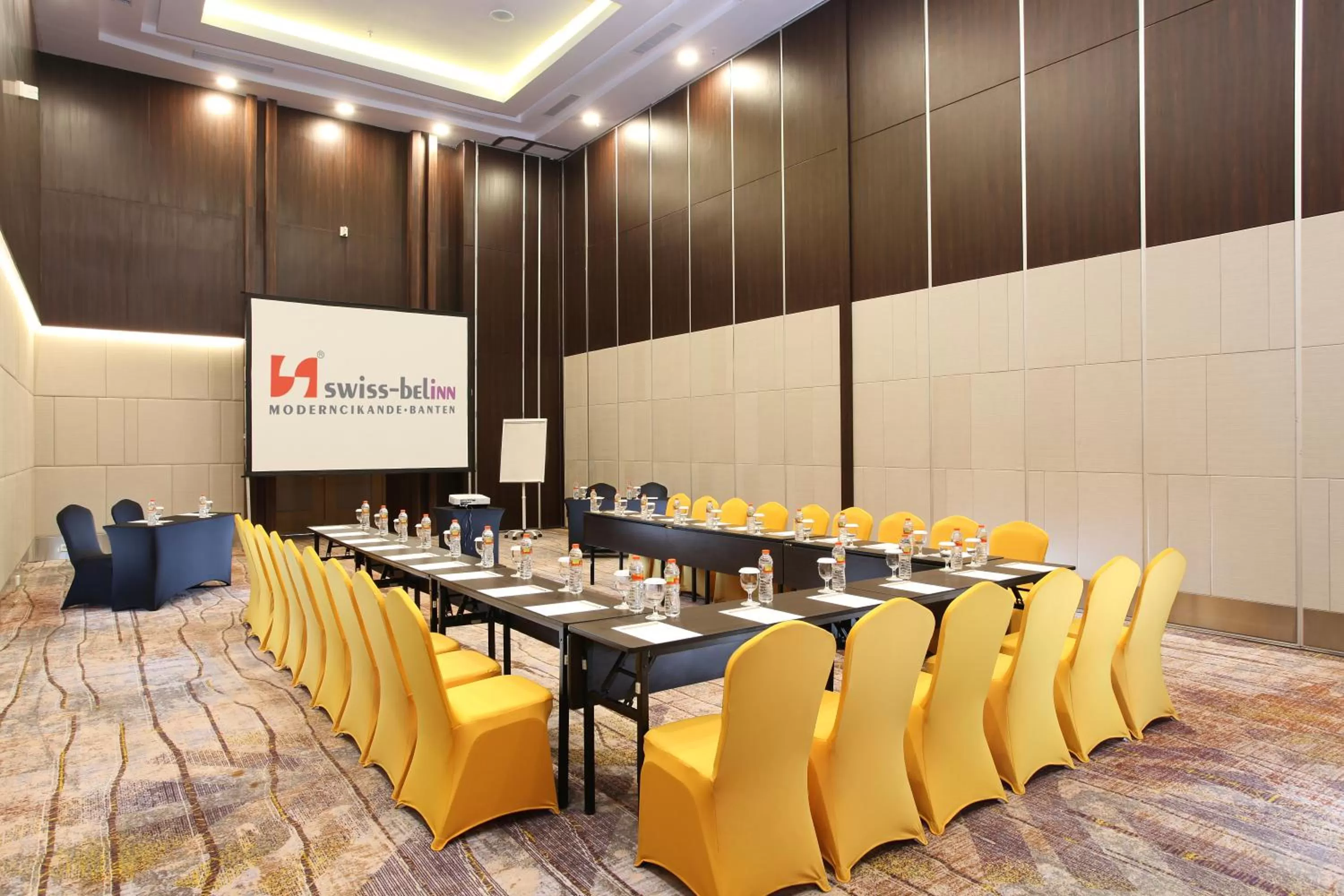 Business facilities in Swiss-Belinn Modern Cikande
