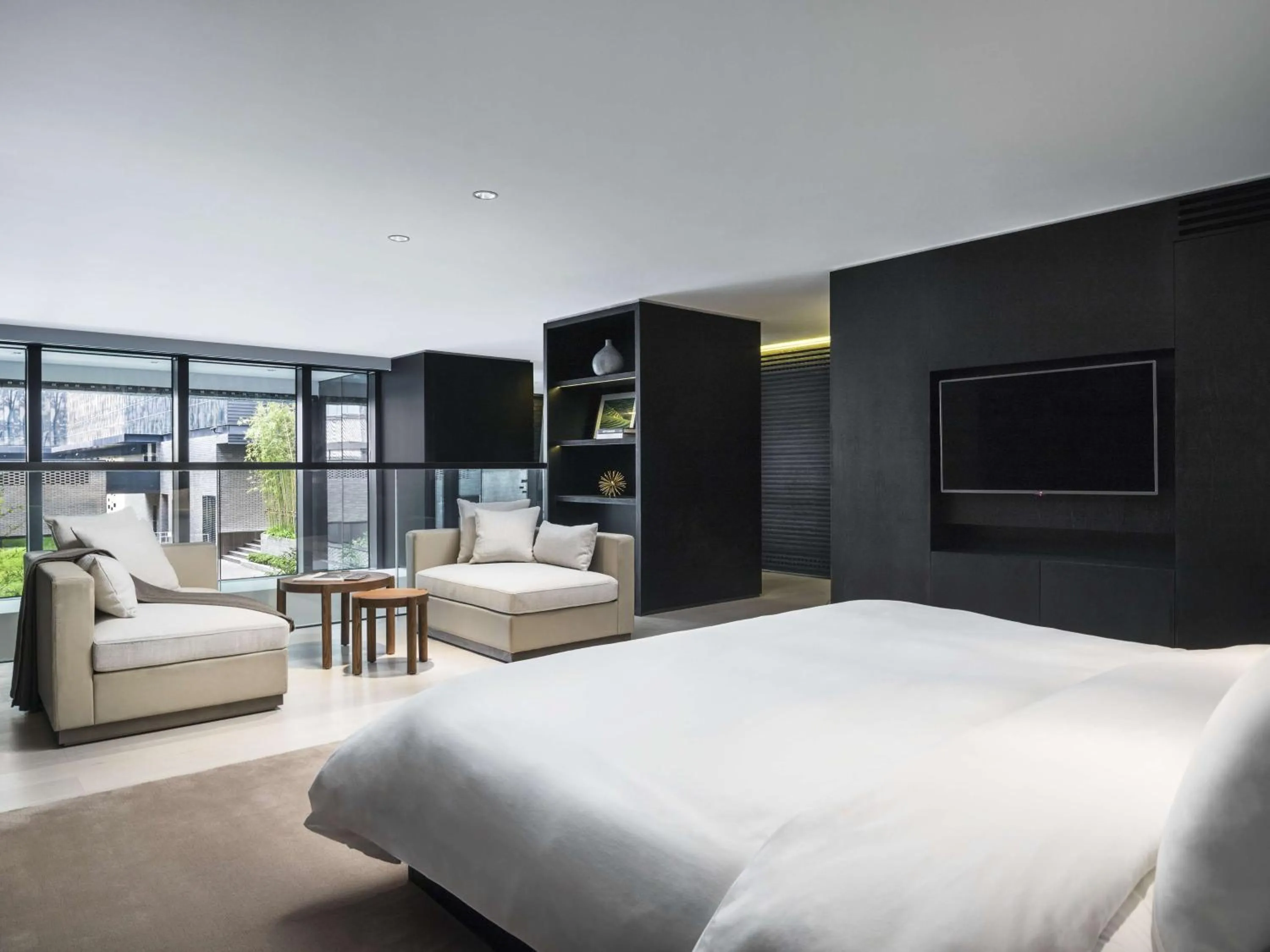 Photo of the whole room, Bed in Upper House Chengdu