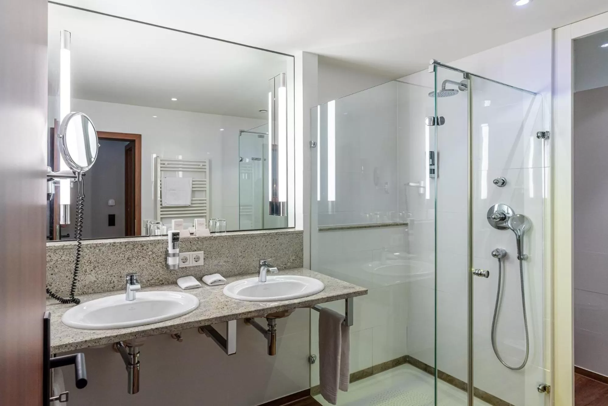 Shower in Waldhotel Tannenhäuschen