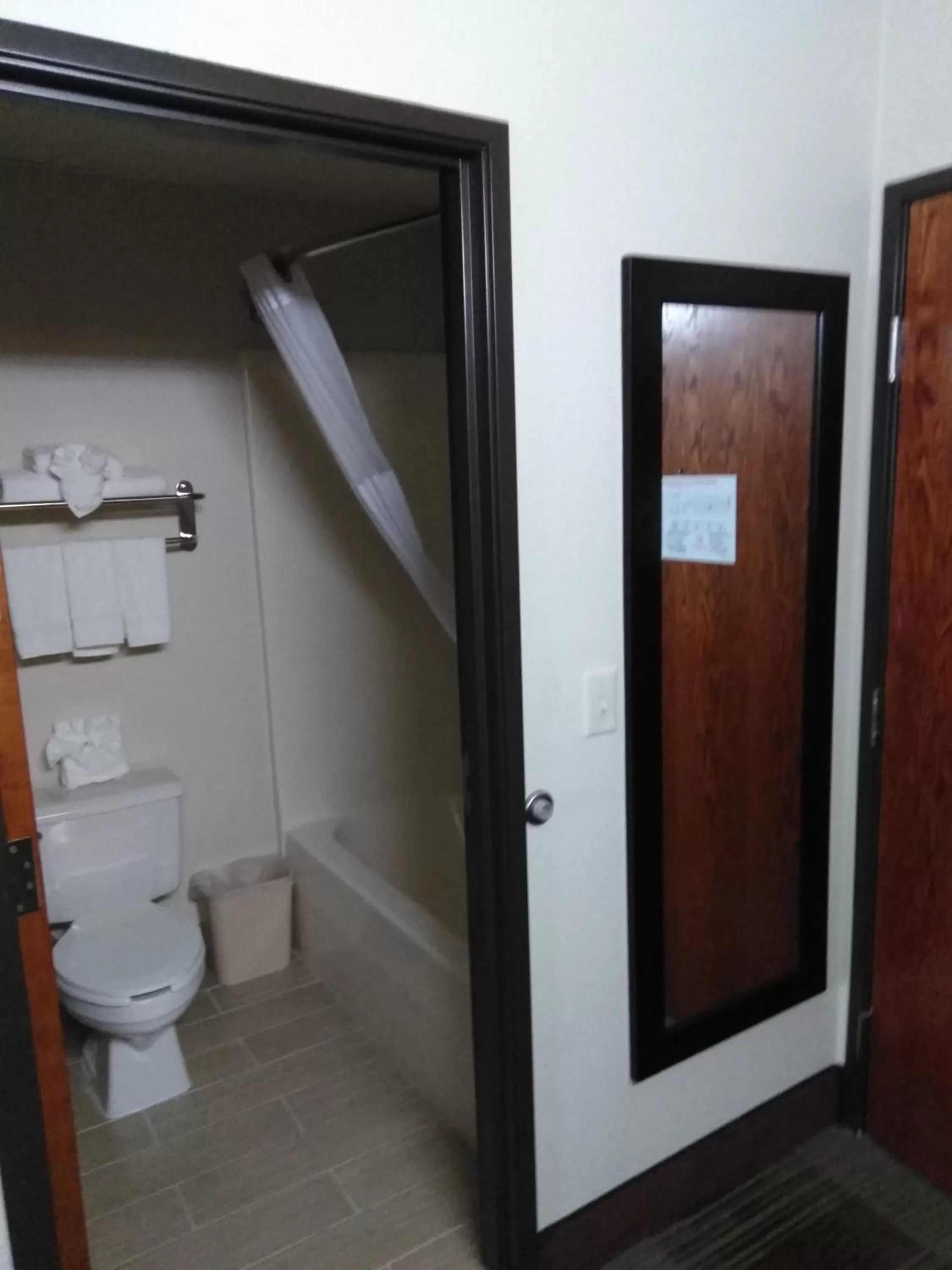 Bathroom in Quality Inn & Suites Mount Vernon