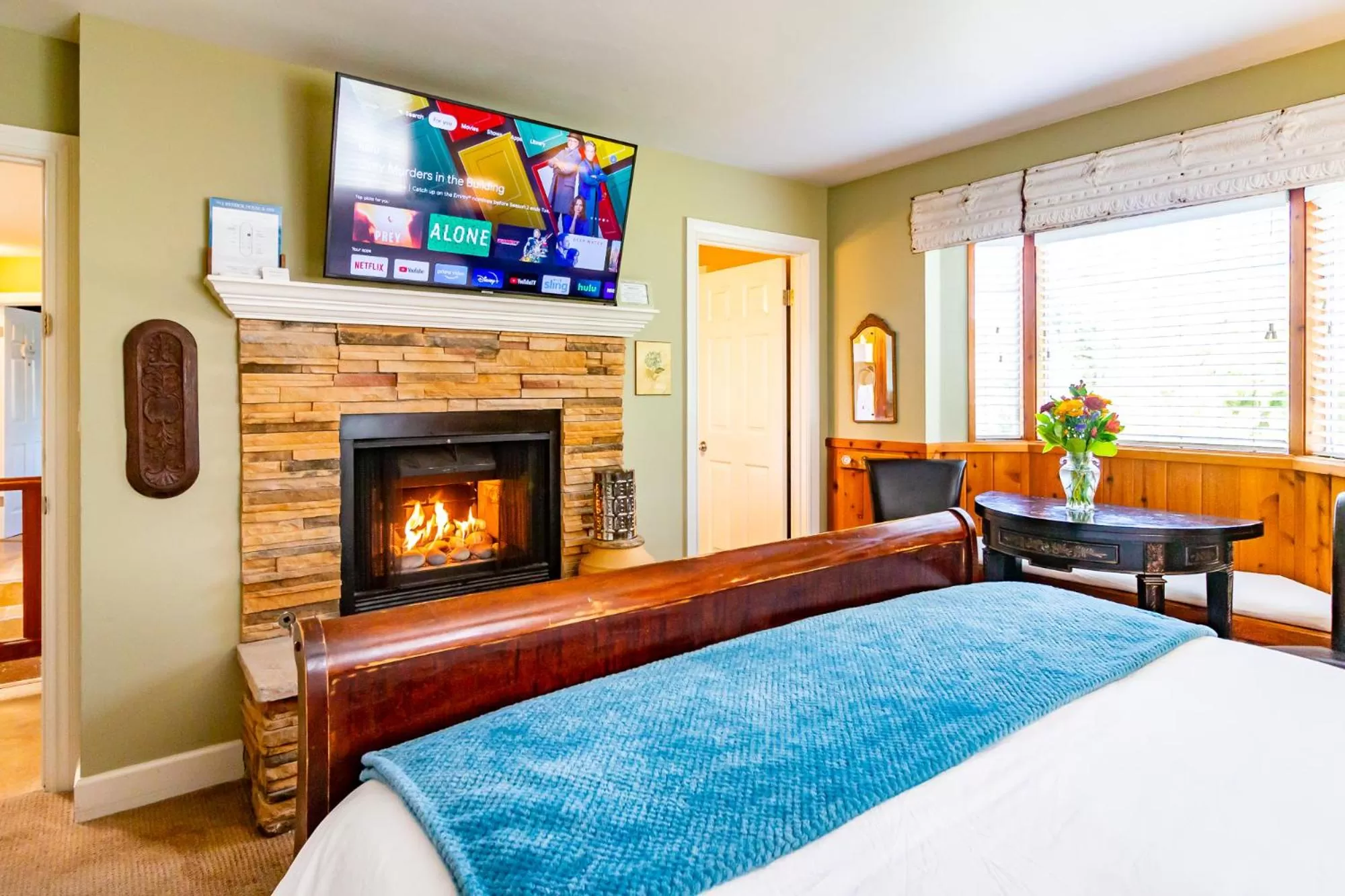 TV and multimedia, Bed in J Patrick Inn