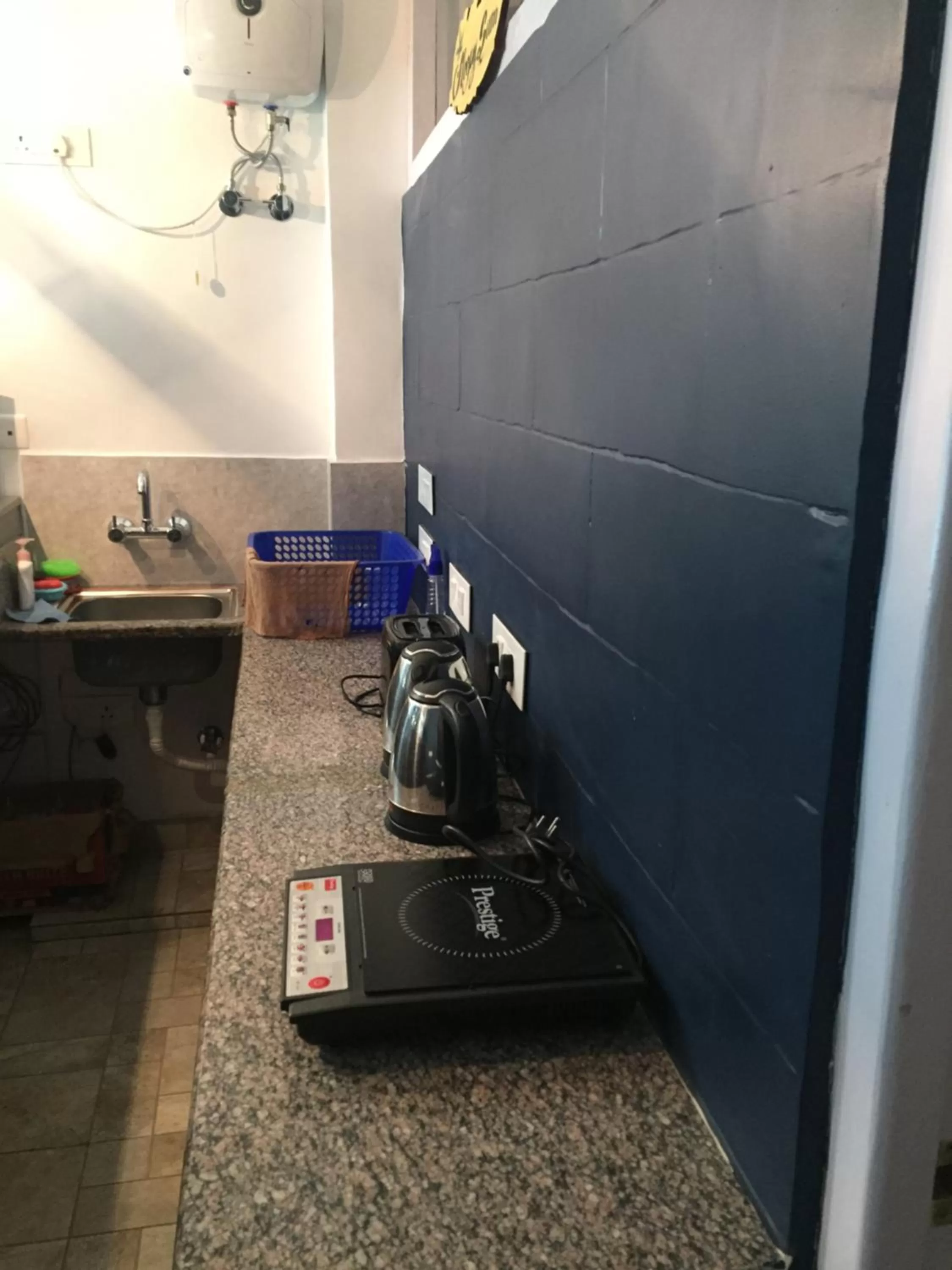 Kitchen or kitchenette, Kitchen/Kitchenette in Sleepy Sam -The Traveller’s Hostel