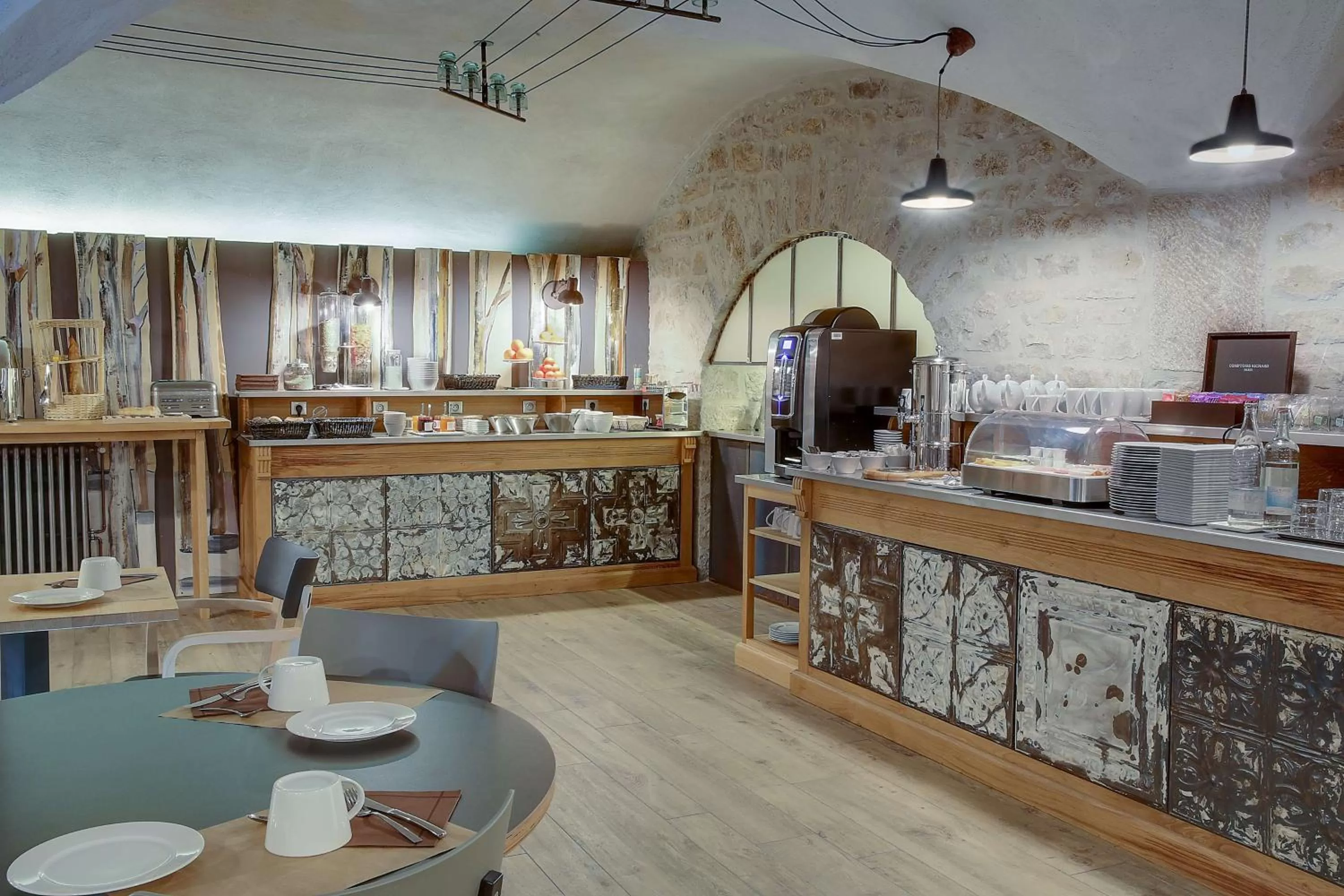 Restaurant/places to eat in Best Western Citadelle