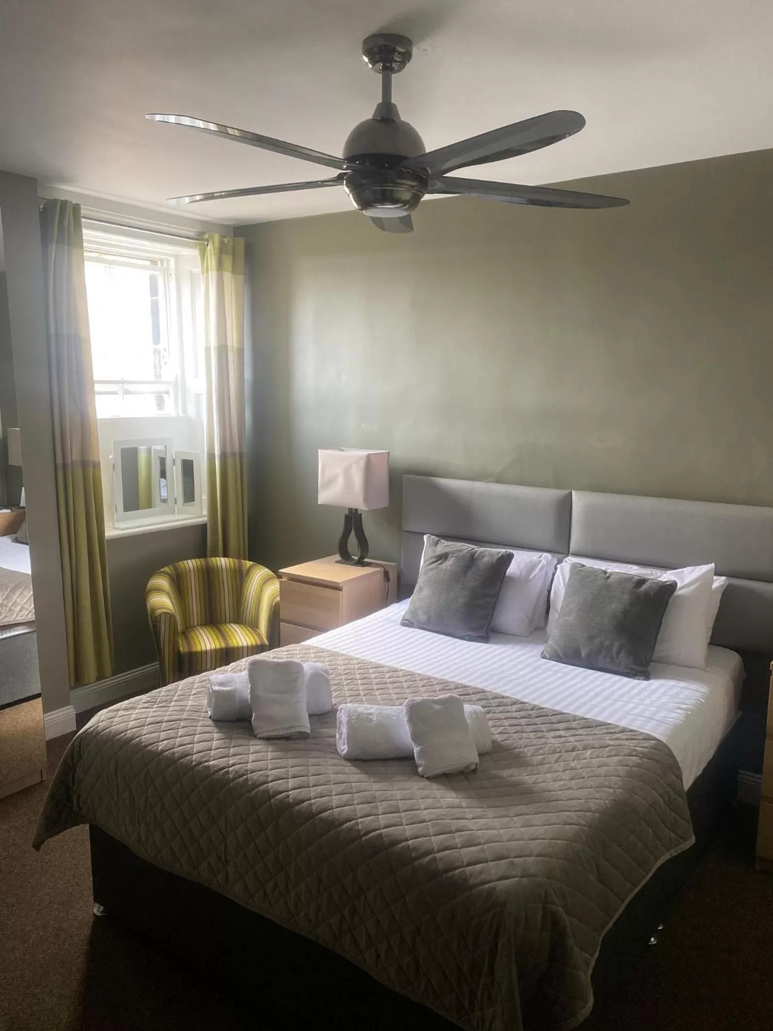 Bed in The Oaks Hotel