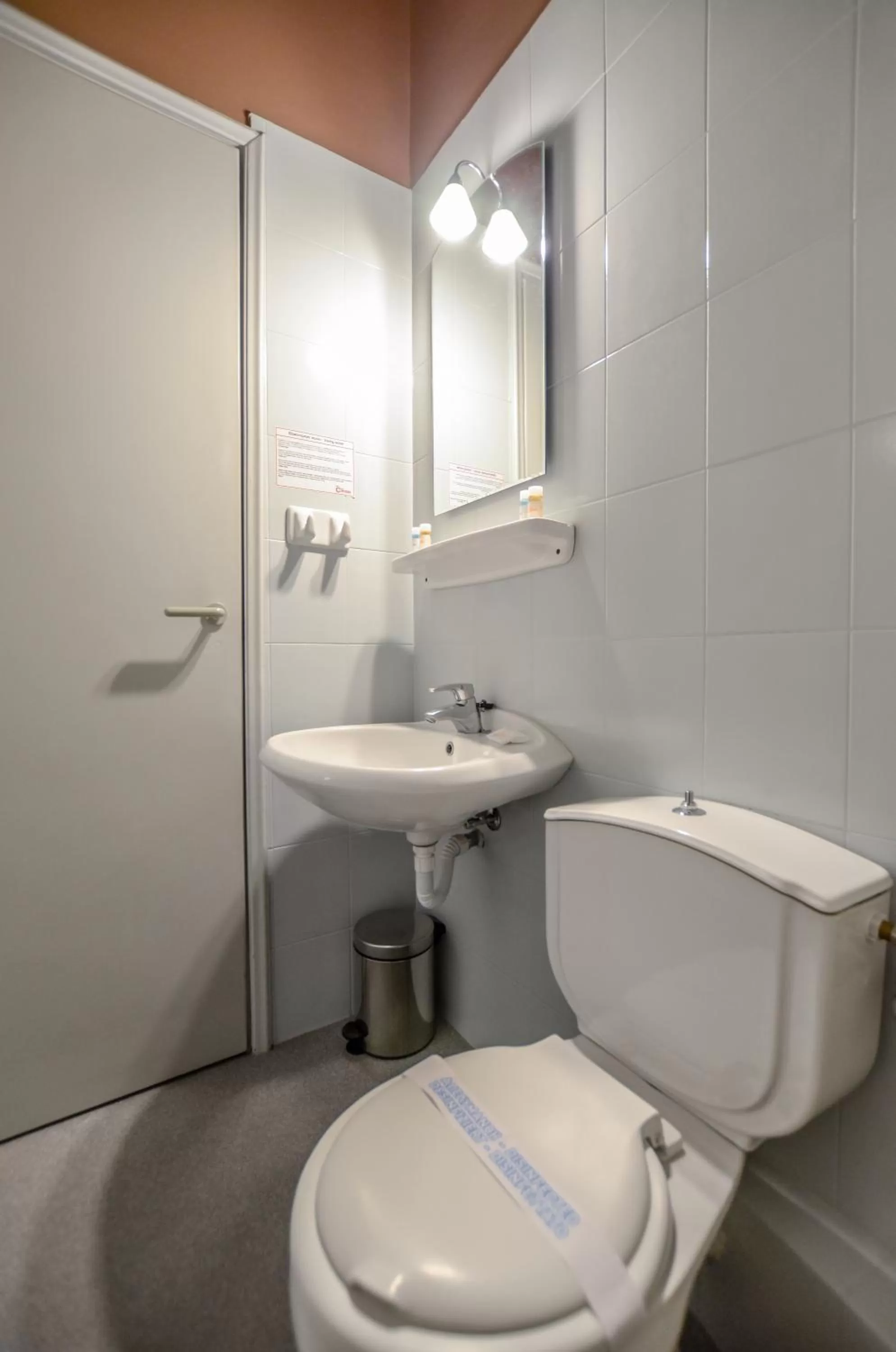 Shower in Hotel Coronis