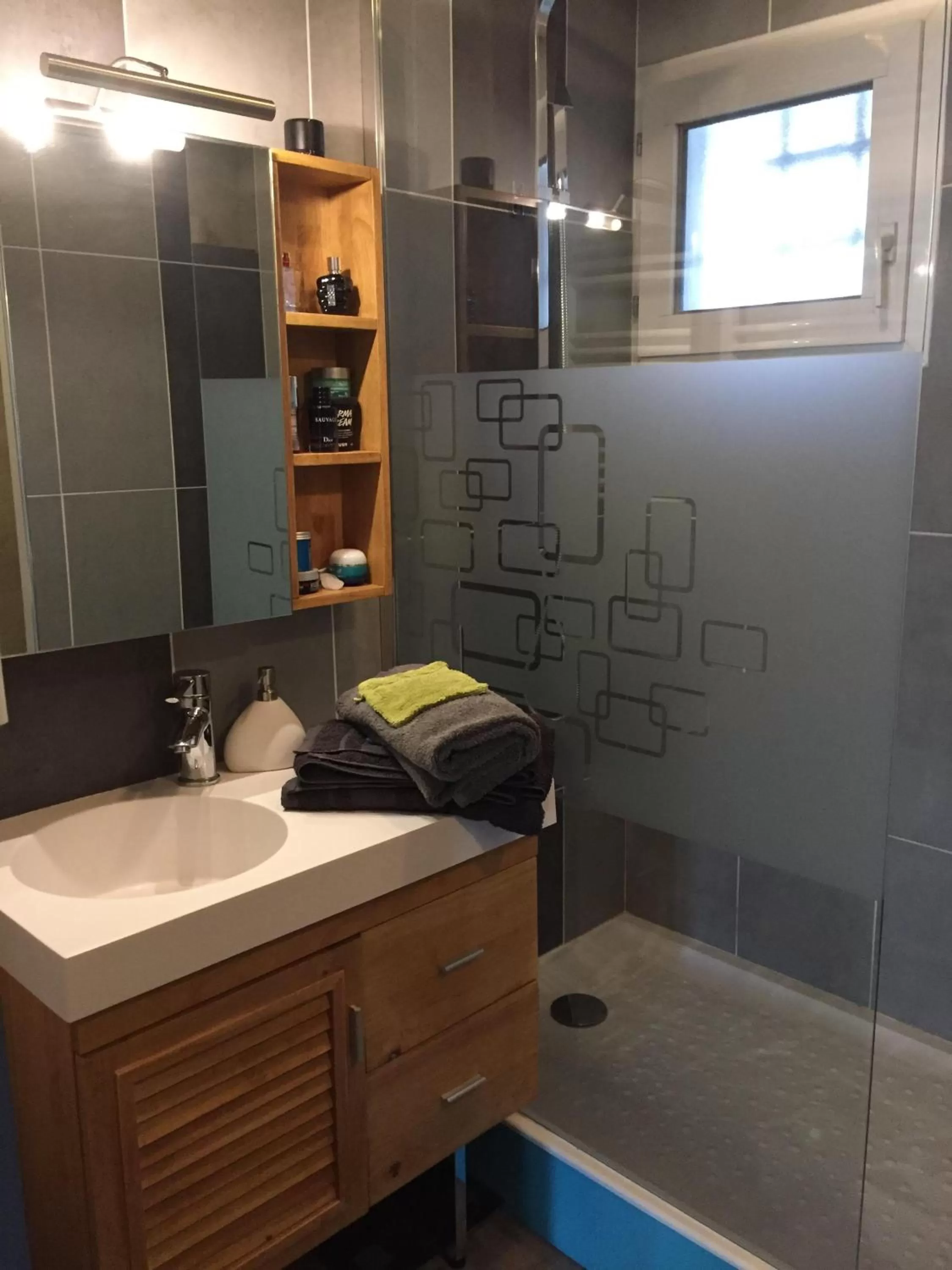 Bathroom in 1 Chambre, 1 P'tit dèj', 1 Sourire