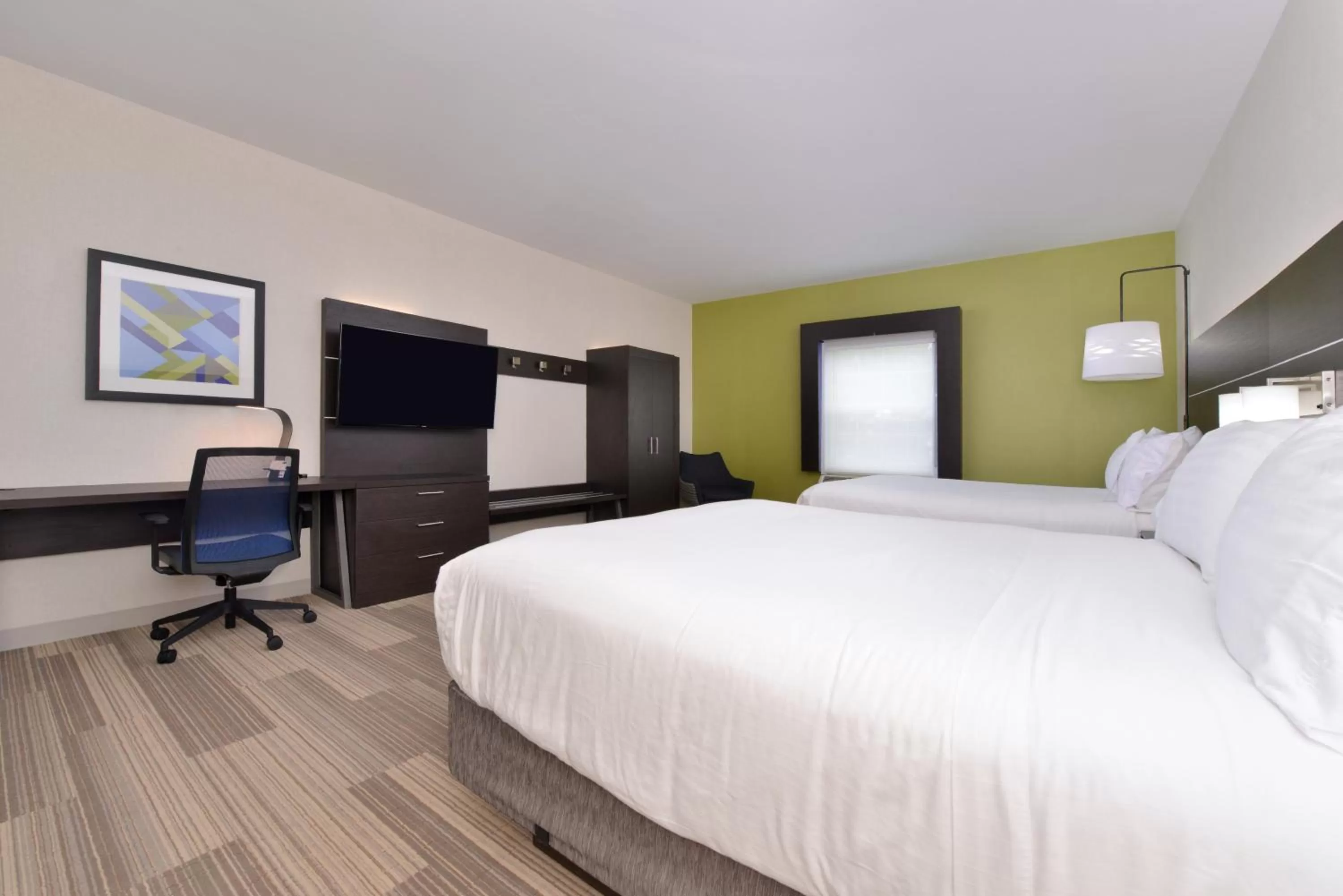 Photo of the whole room, Bed in Holiday Inn Express Mystic by IHG