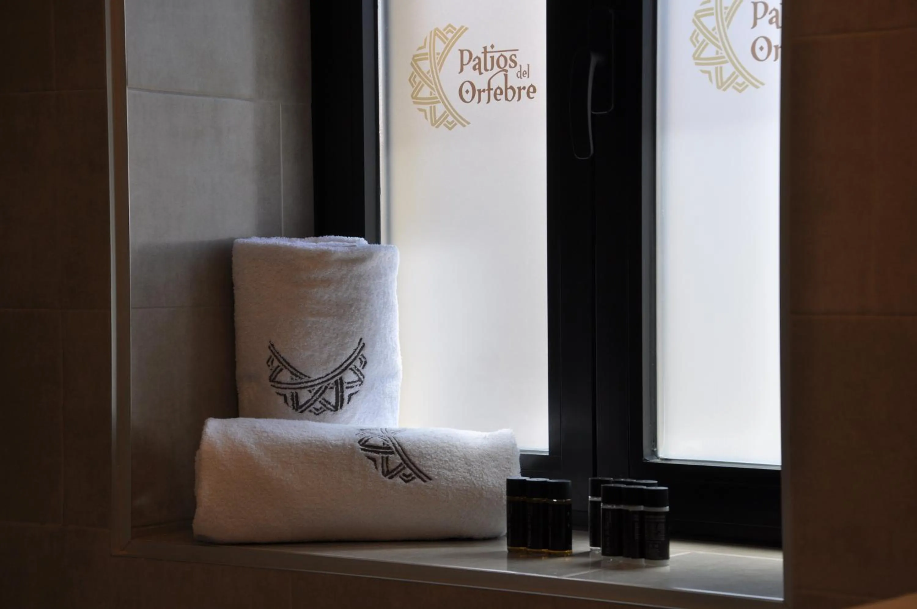 Bathroom, Bed in Patios del Orfebre