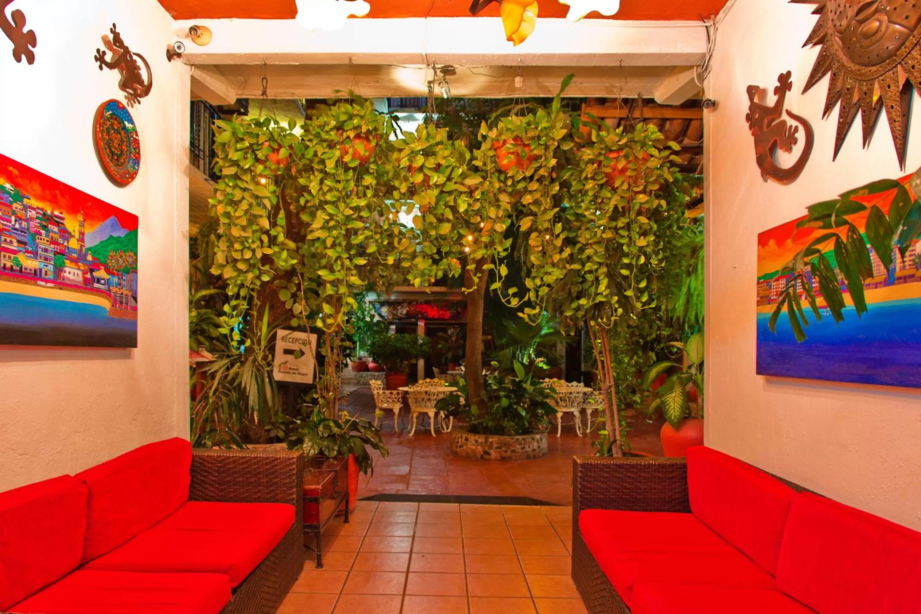 Lobby or reception in Hotel Posada De Roger - Near Los Muertos Beach