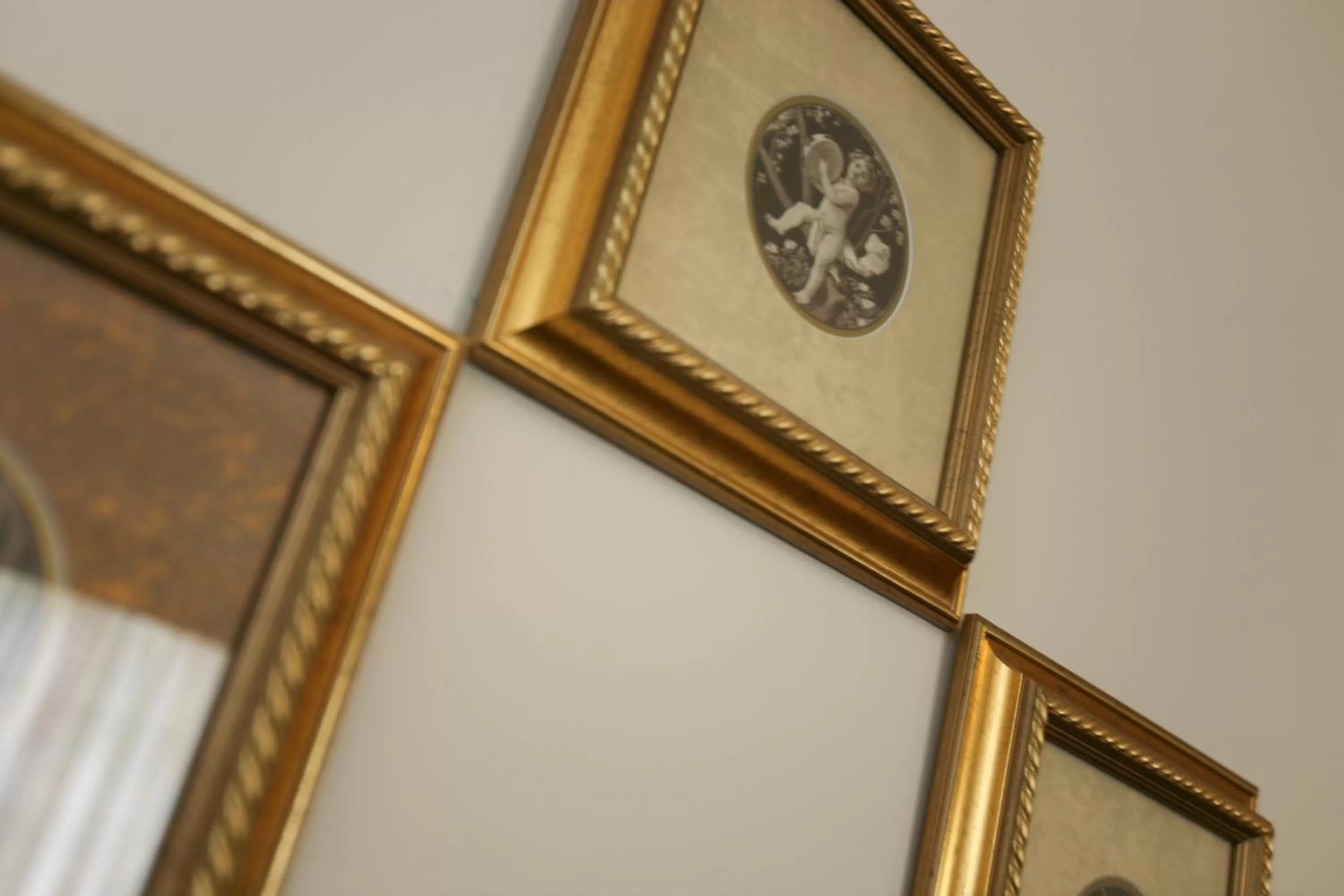 Decorative detail in Australian Heritage Motor Inn