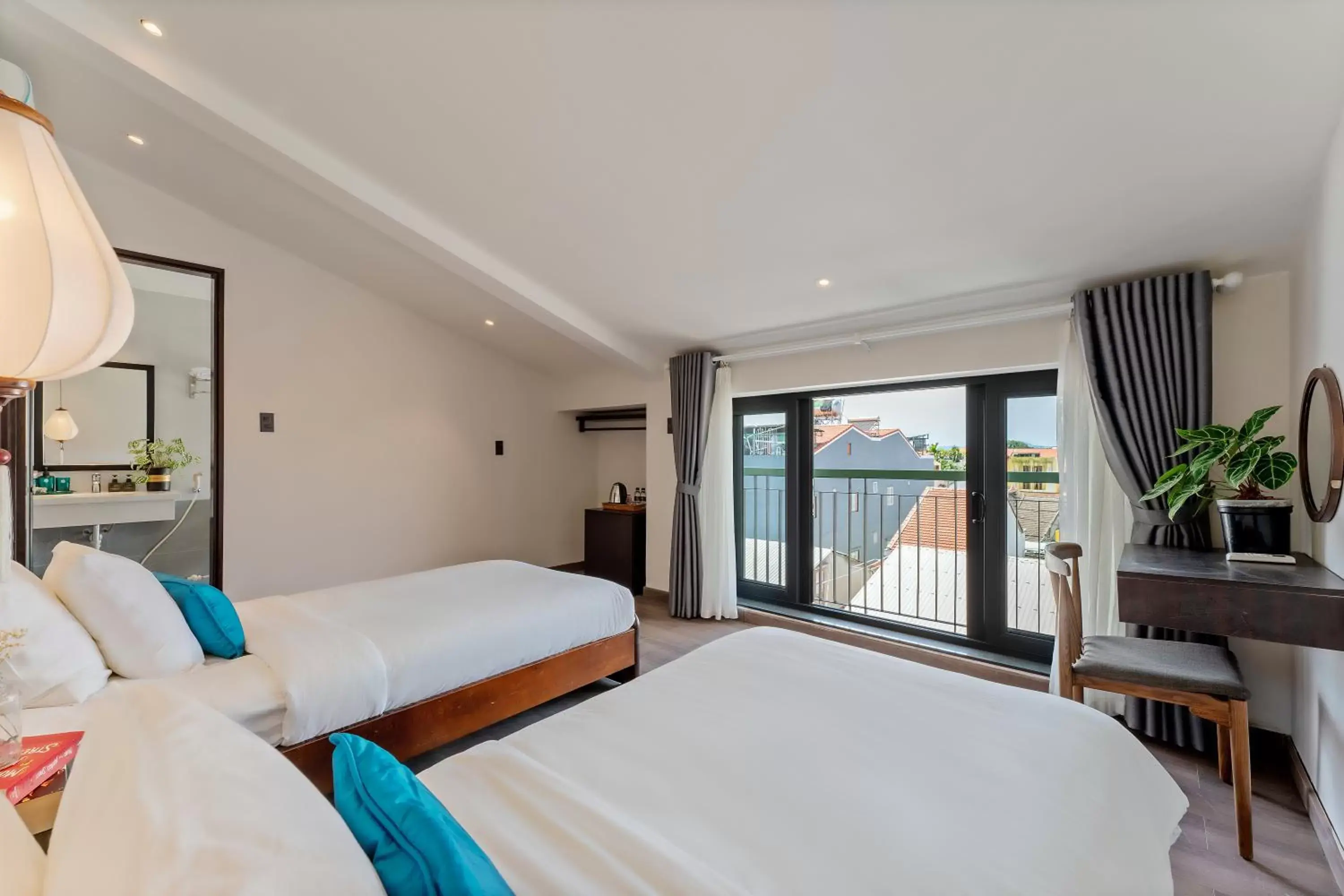 Superior Twin Room with City View in Lacasa Old Town Villa Superior Twin Room with City View in Lacasa Old Town Villa