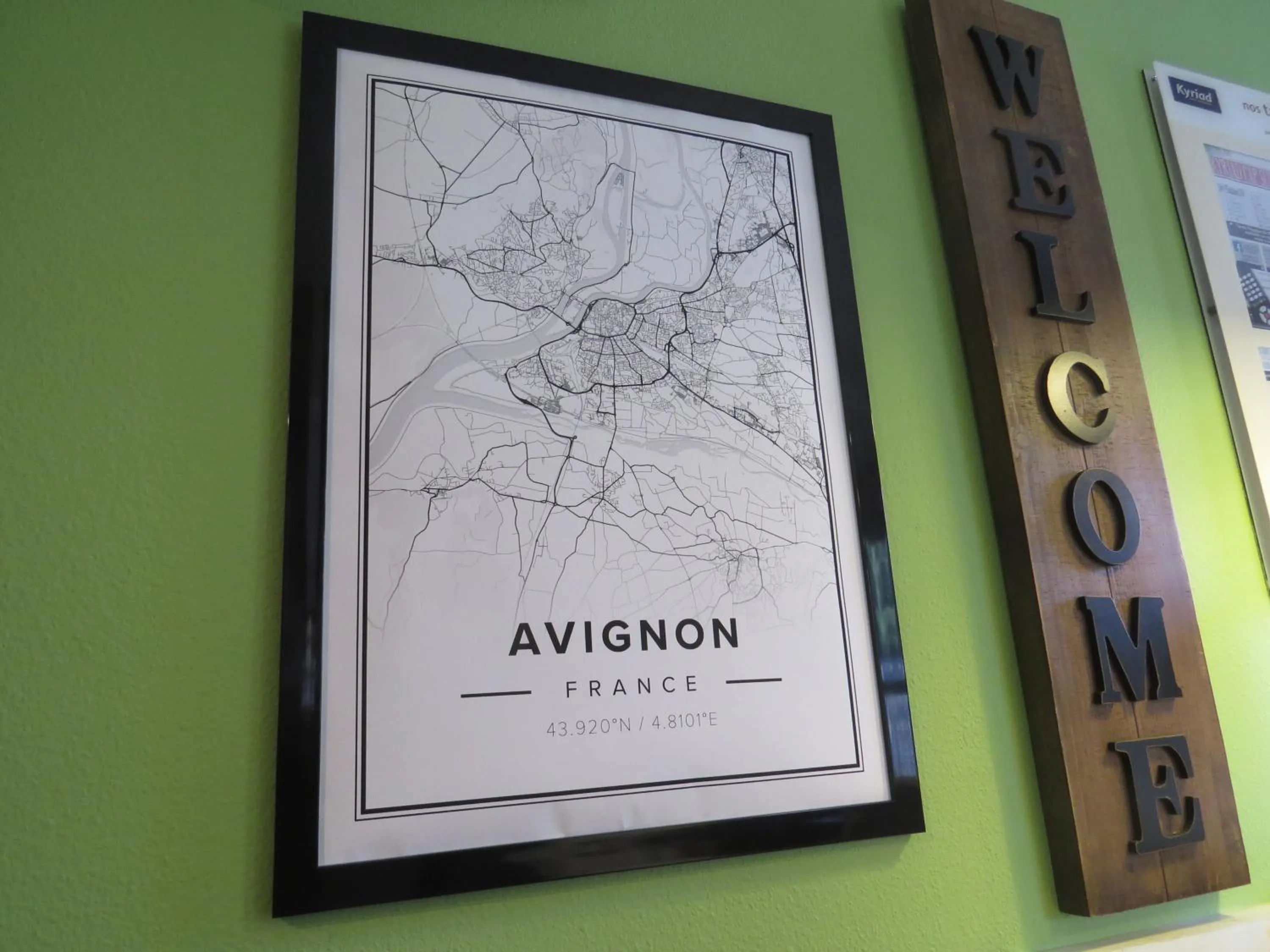 Property logo or sign in Hôtel Kyriad Cap Sud