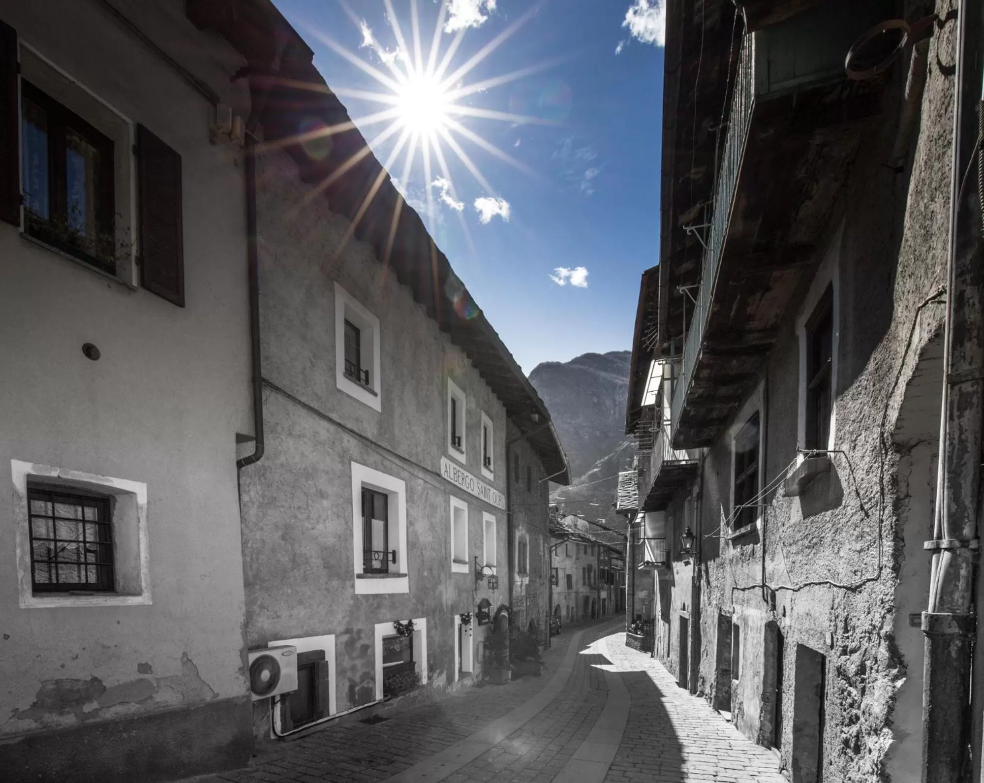 Facade/entrance in Le Coeur du Pont