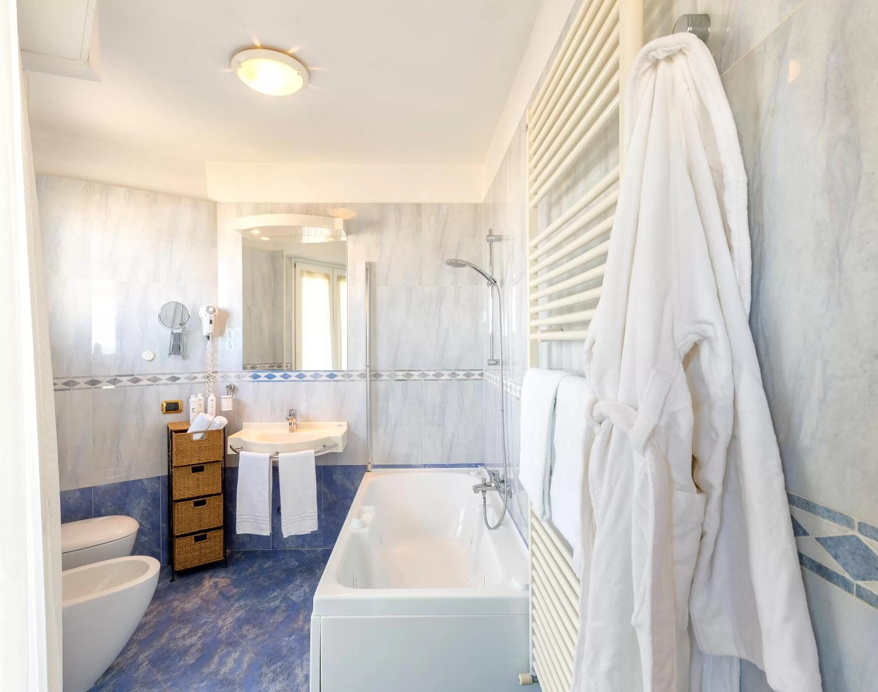 Bathroom in Hotel Baia Imperiale