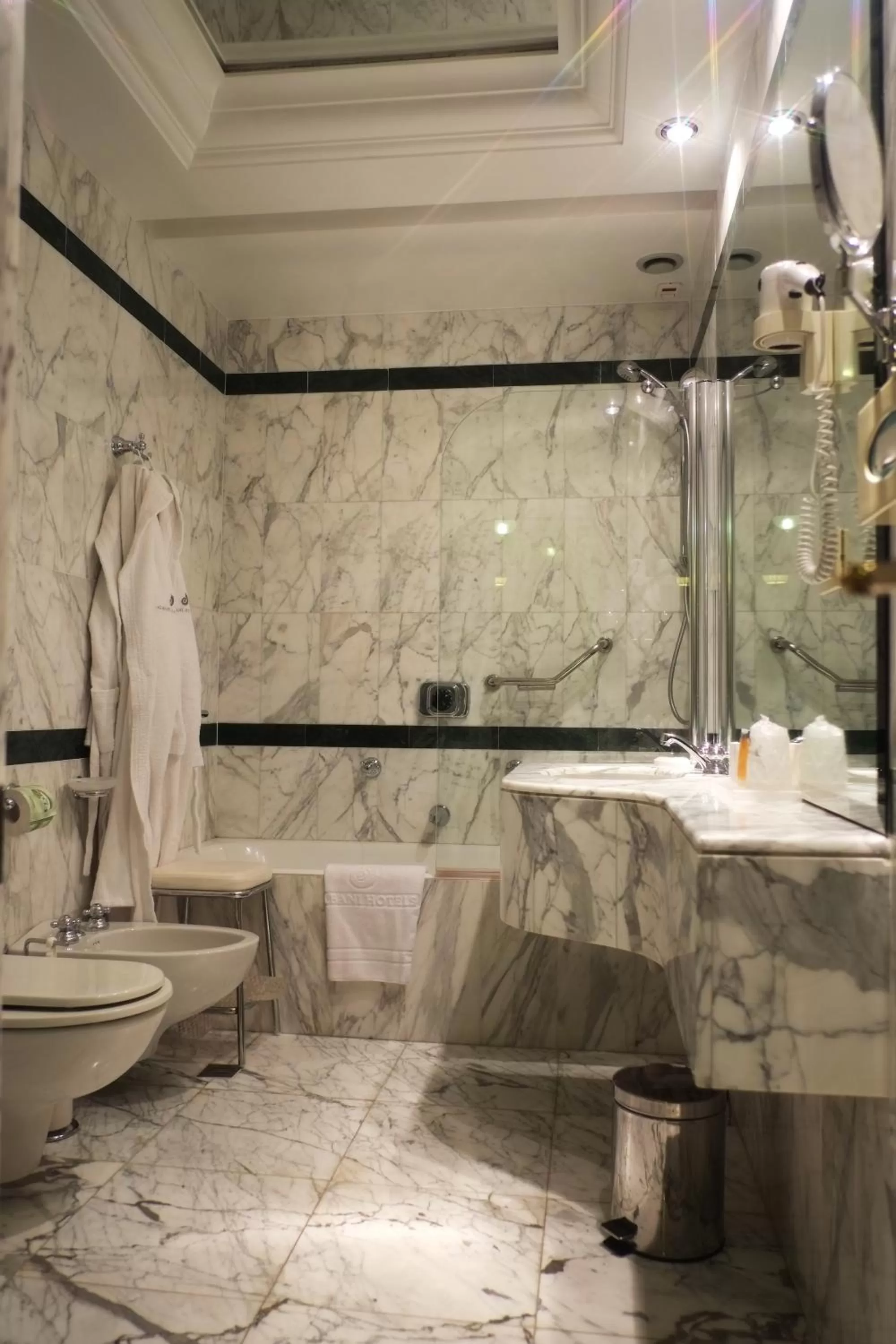 Bathroom in Hotel Albani Firenze