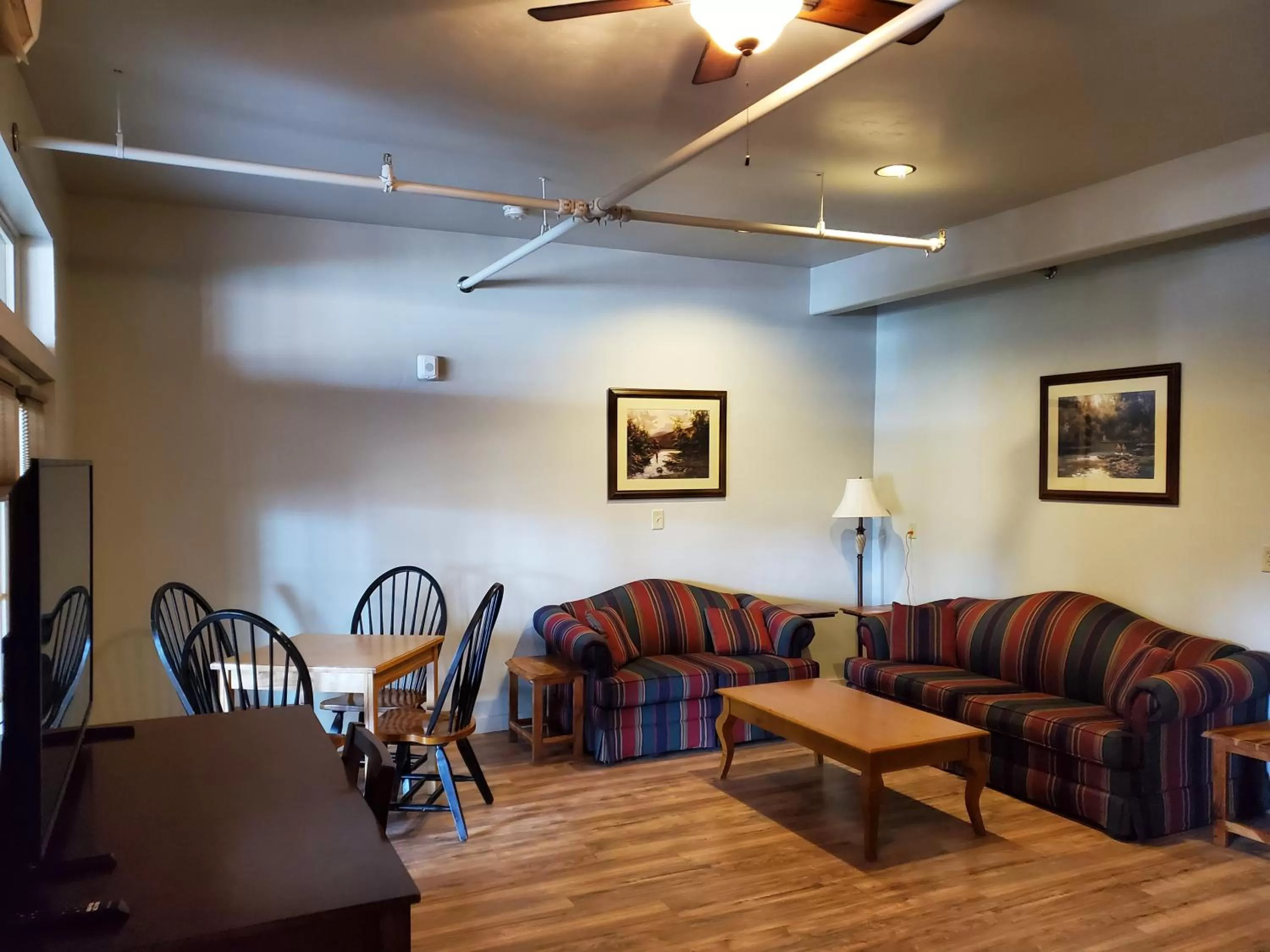 Seating area in Buffalo Lodge of Bigfork