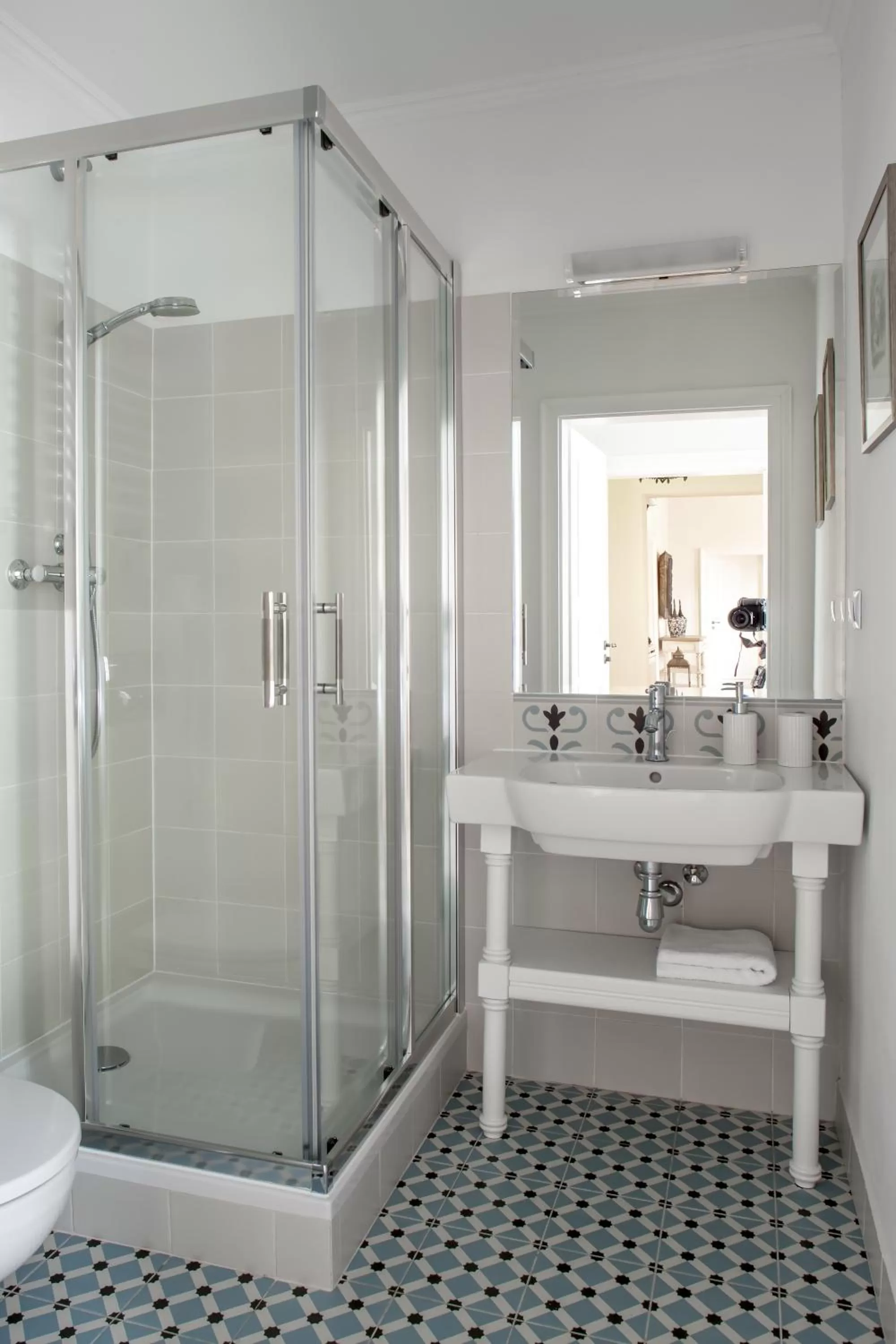 Shower in Pałac Kamieniec