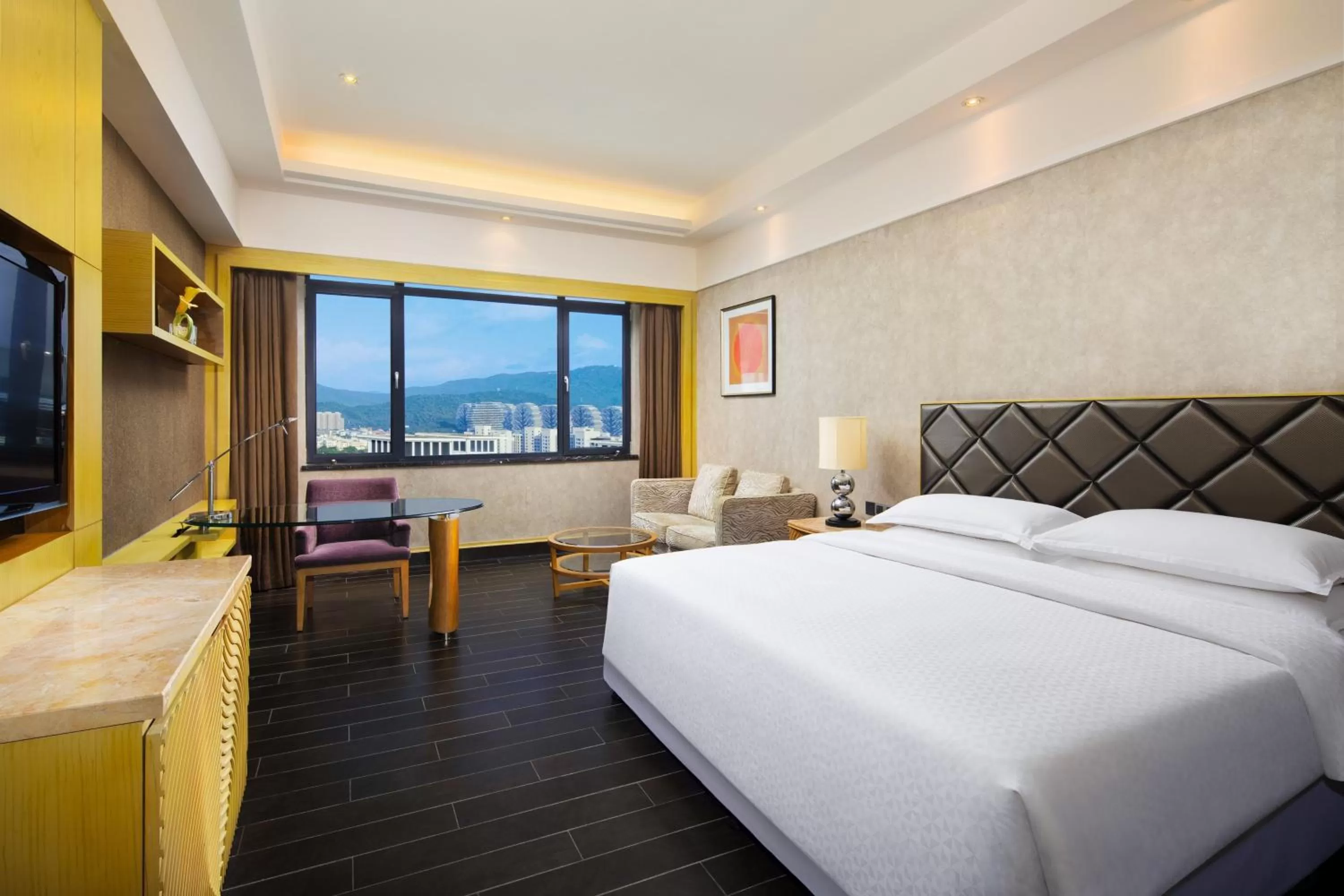 Photo of the whole room, Bed in Four Points by Sheraton Hainan, Sanya