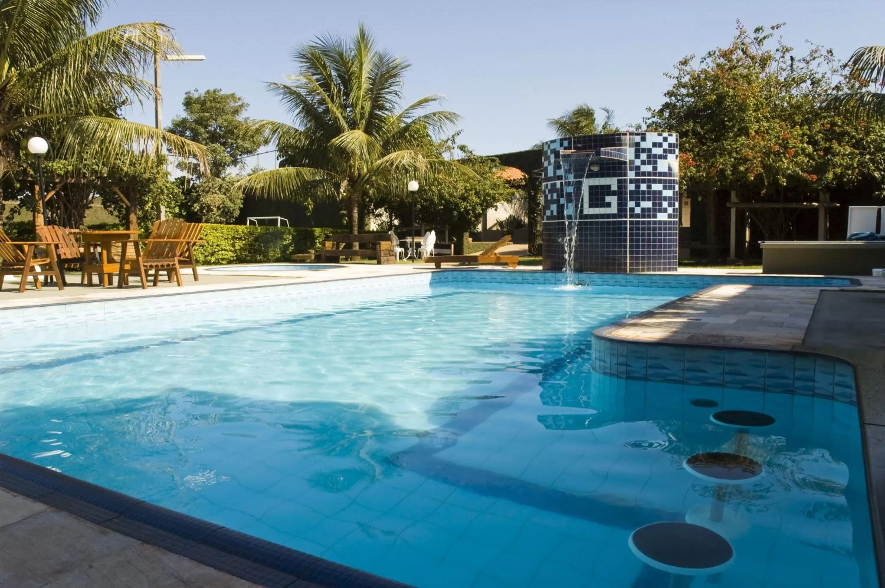 Property building, Swimming Pool in Hotel GAPH Maringa - Economico Mini Resort