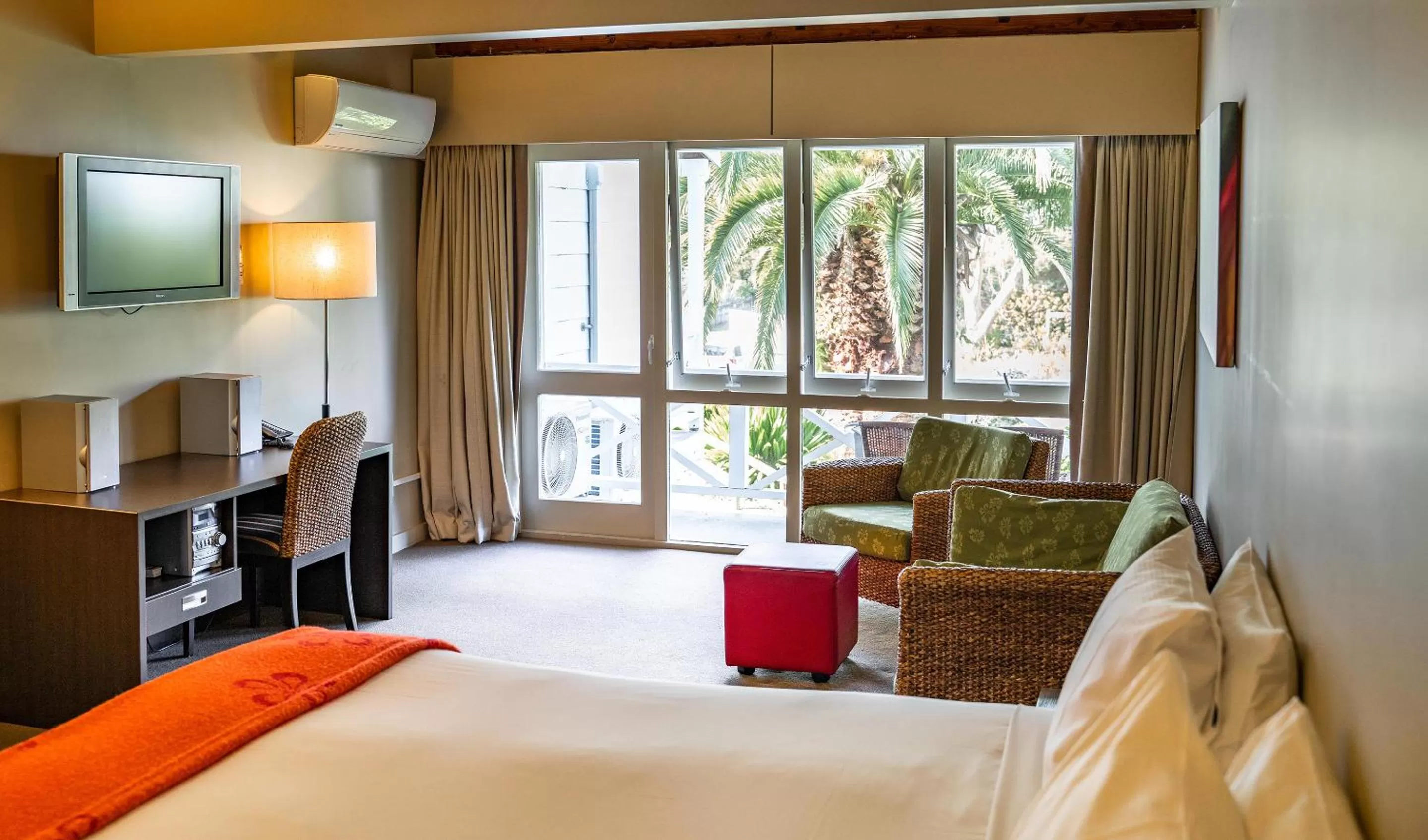 TV and multimedia, Bed in Scenic Hotel Bay of Islands