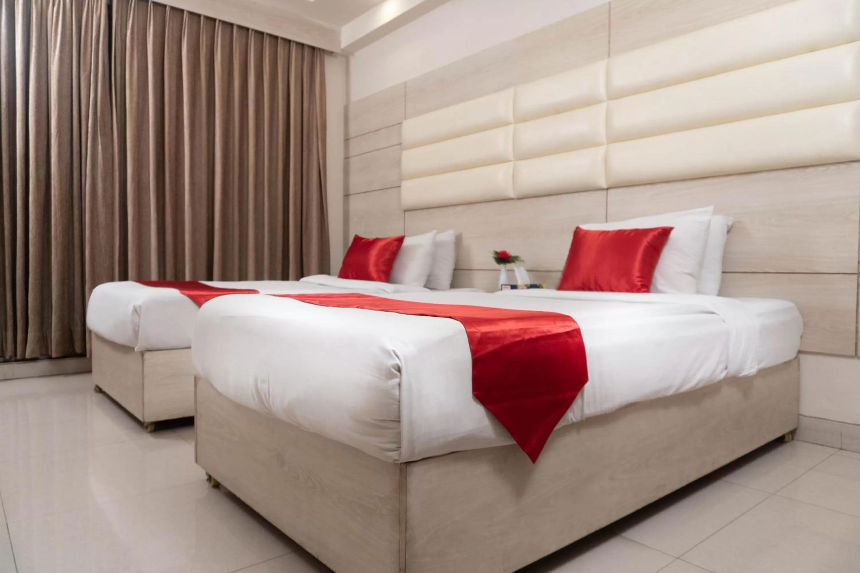 Bedroom, Bed in Hotel Afford Inn