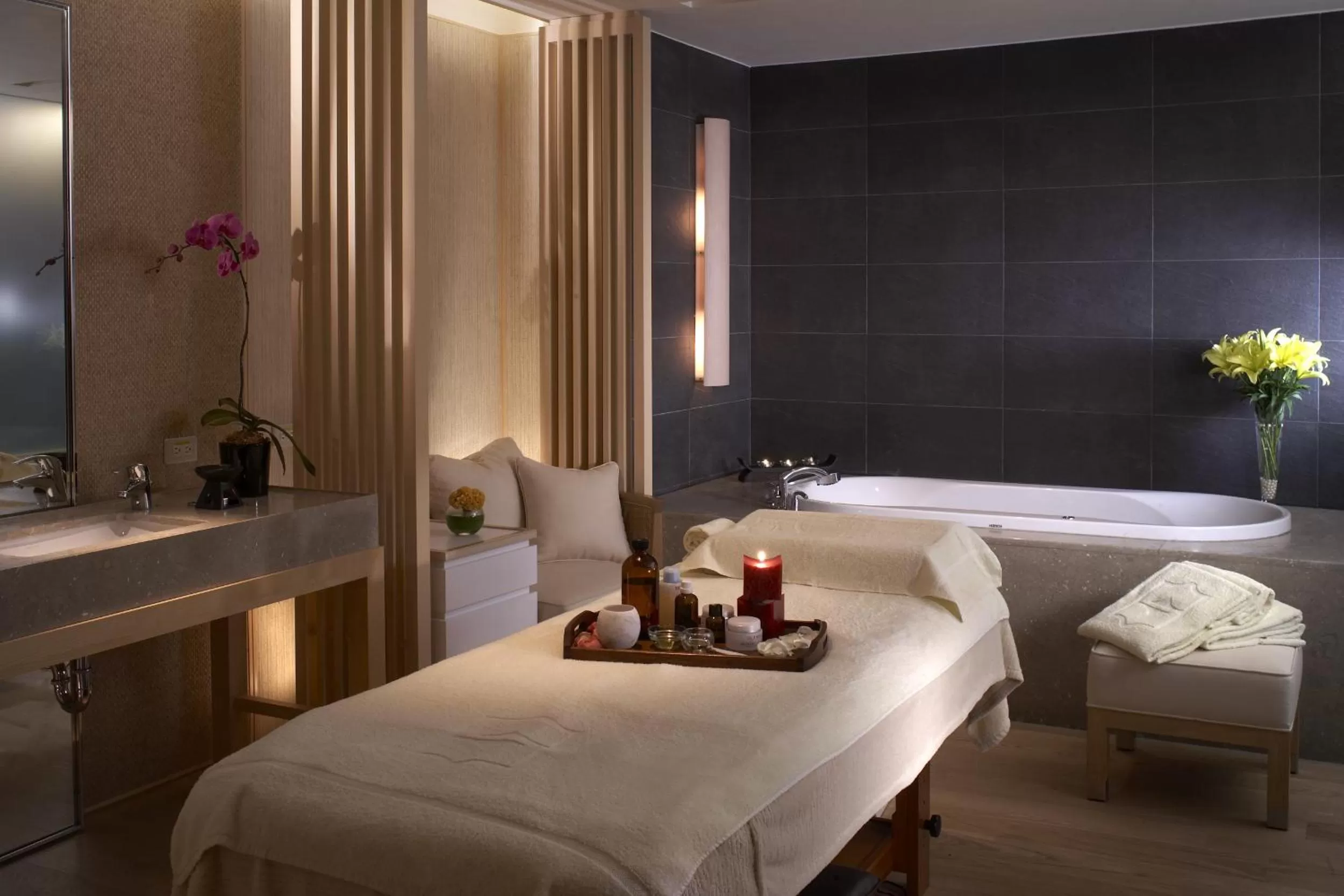 Massage, Bed in Shangri-La Far Eastern Tainan