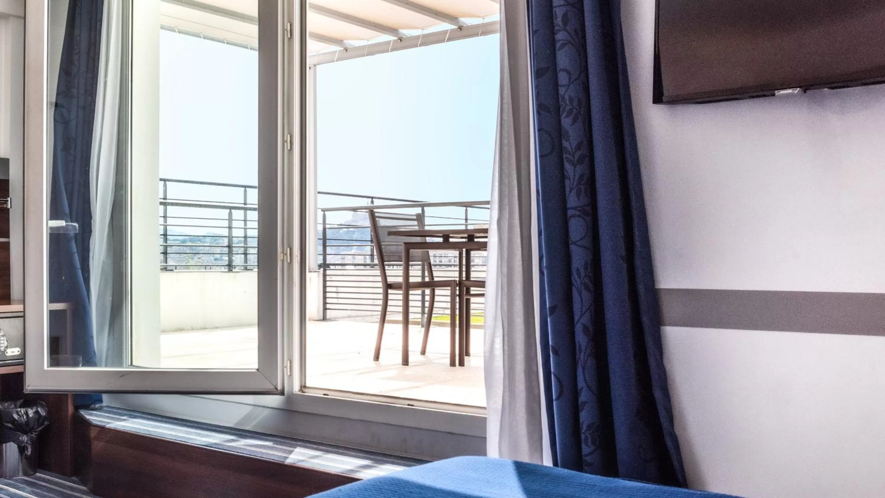 Photo of the whole room in Hôtel Marseille Centre Gare Saint-Charles