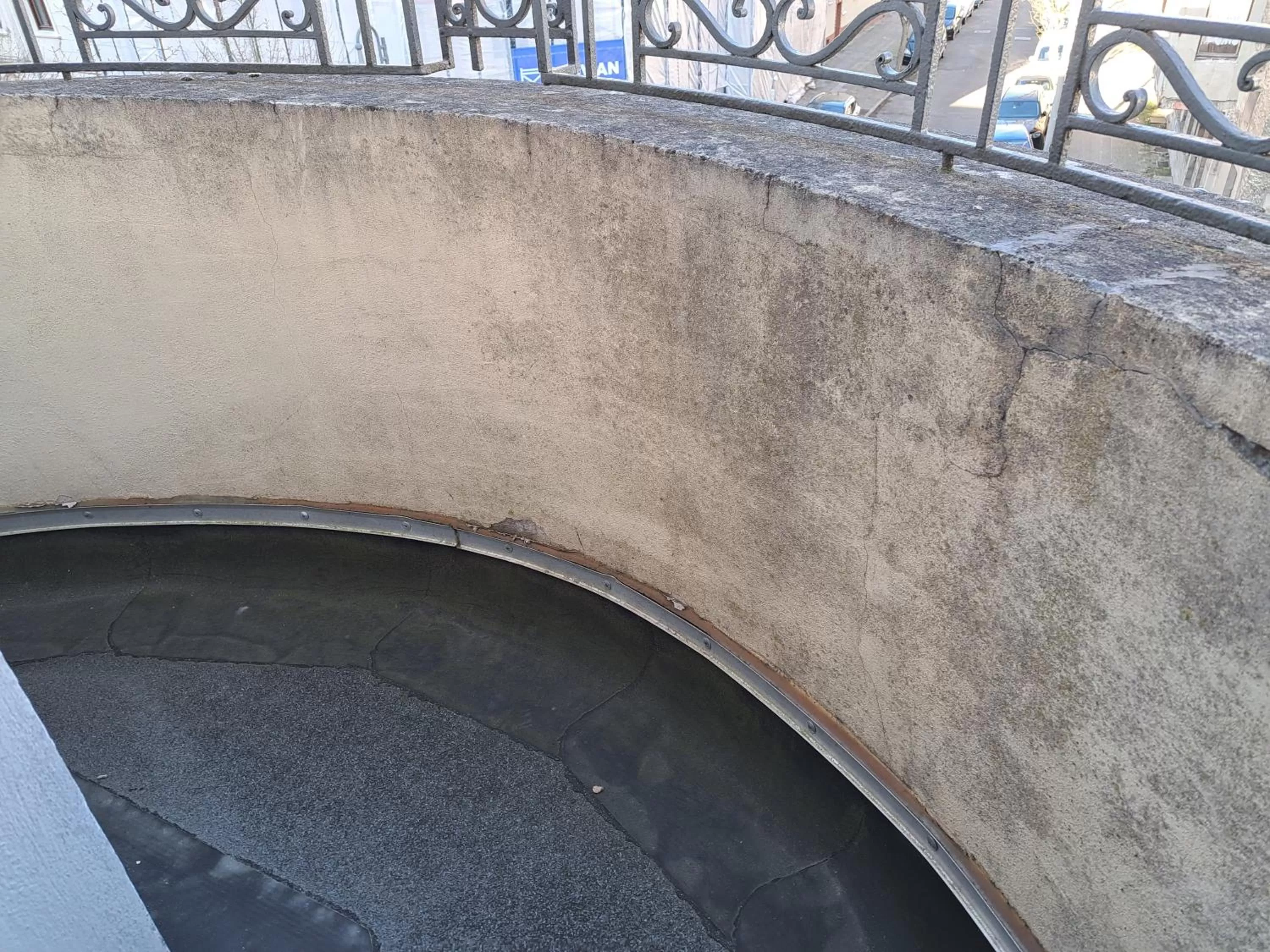 Swimming Pool in Apartment-Hotel Schillerplatz