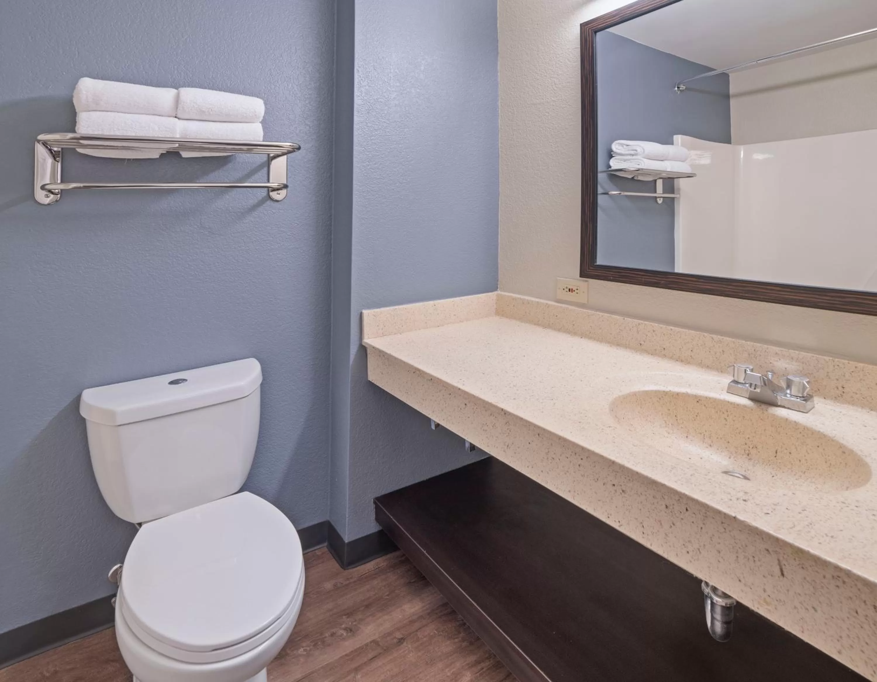 Bathroom in Extended Stay America Select Suites - Dallas - Lewisville