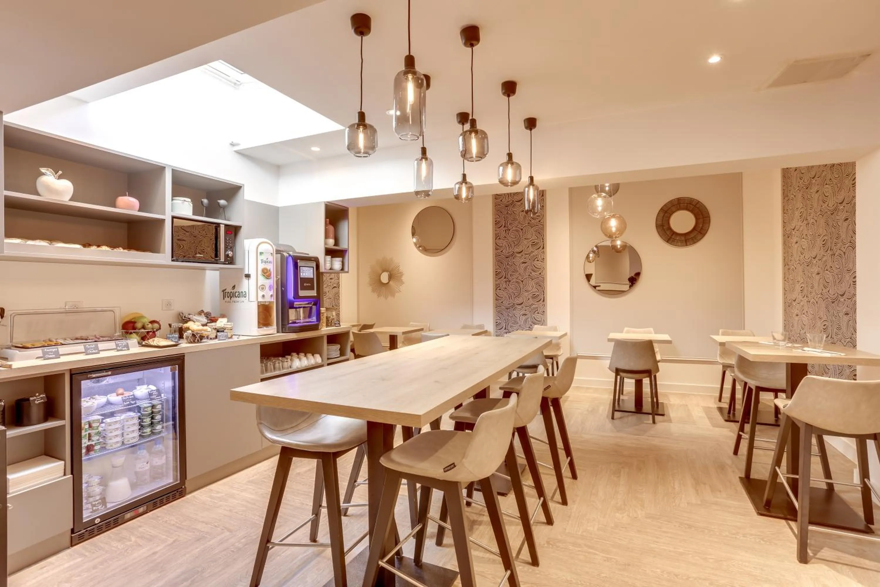 Restaurant/places to eat in Hotel Courseine