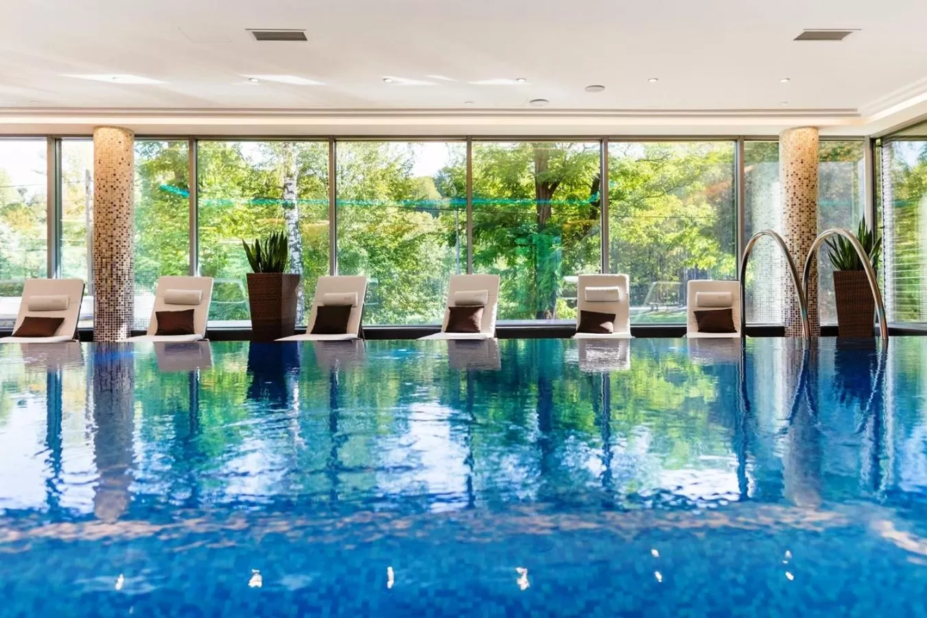 Swimming pool in Hotel Olympic Spa & Wellness