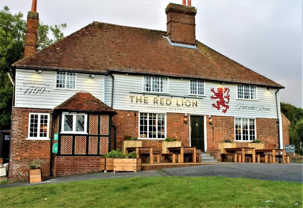 Property building in The Red Lion Charing Heath