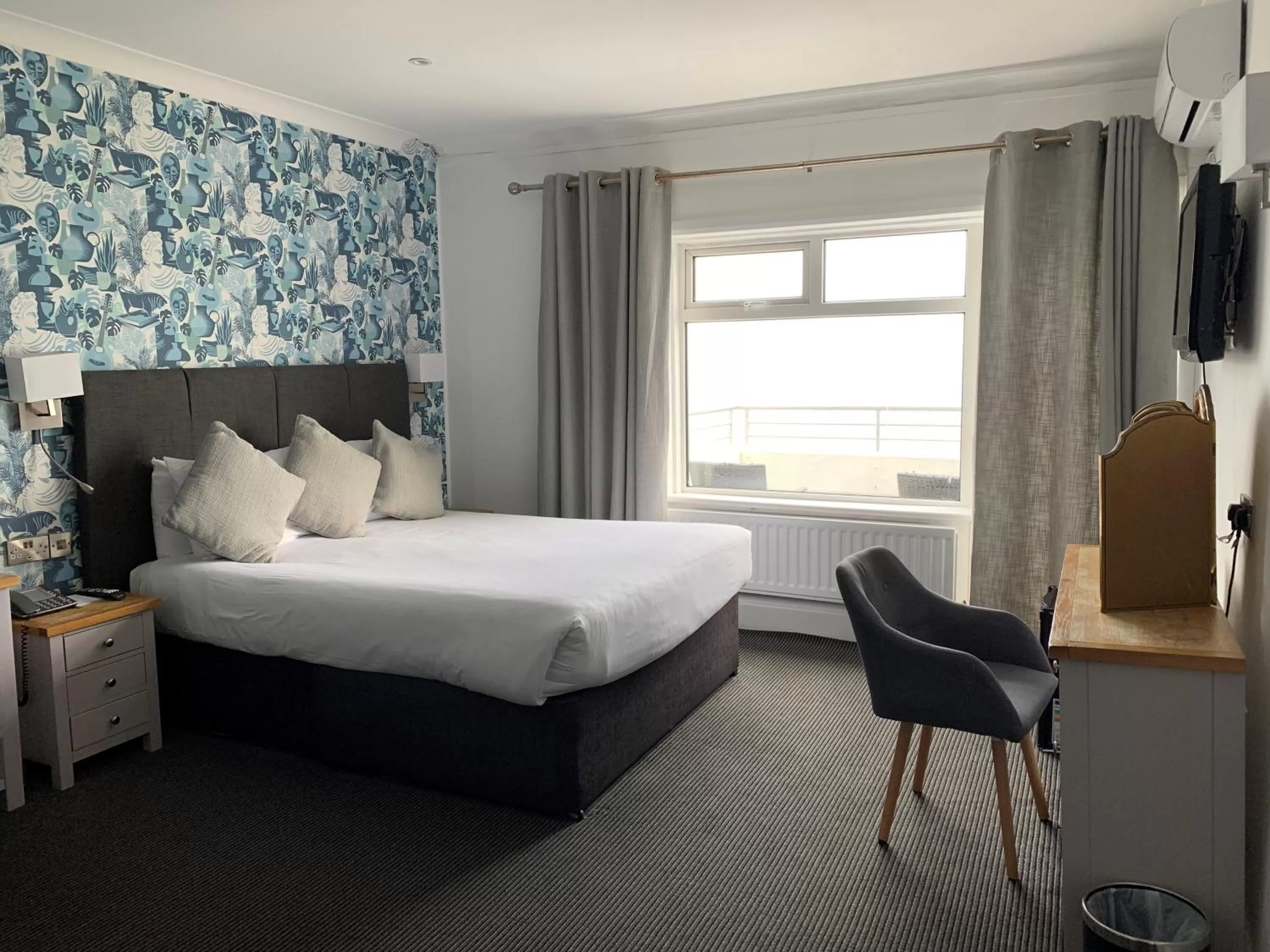 Bedroom, Bed in Cumberland Hotel - OCEANA COLLECTION