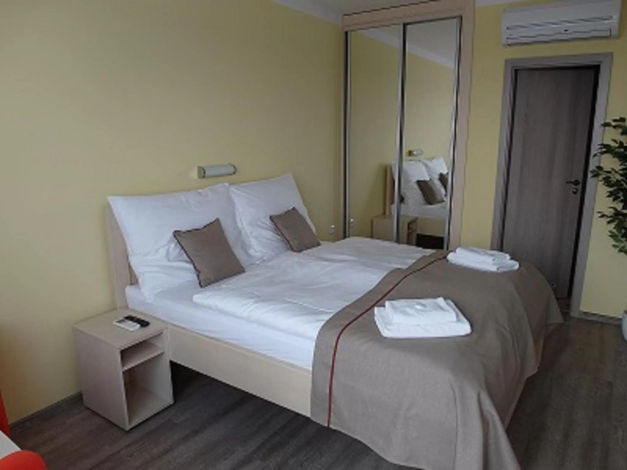 Bedroom, Bed in OC Panorama