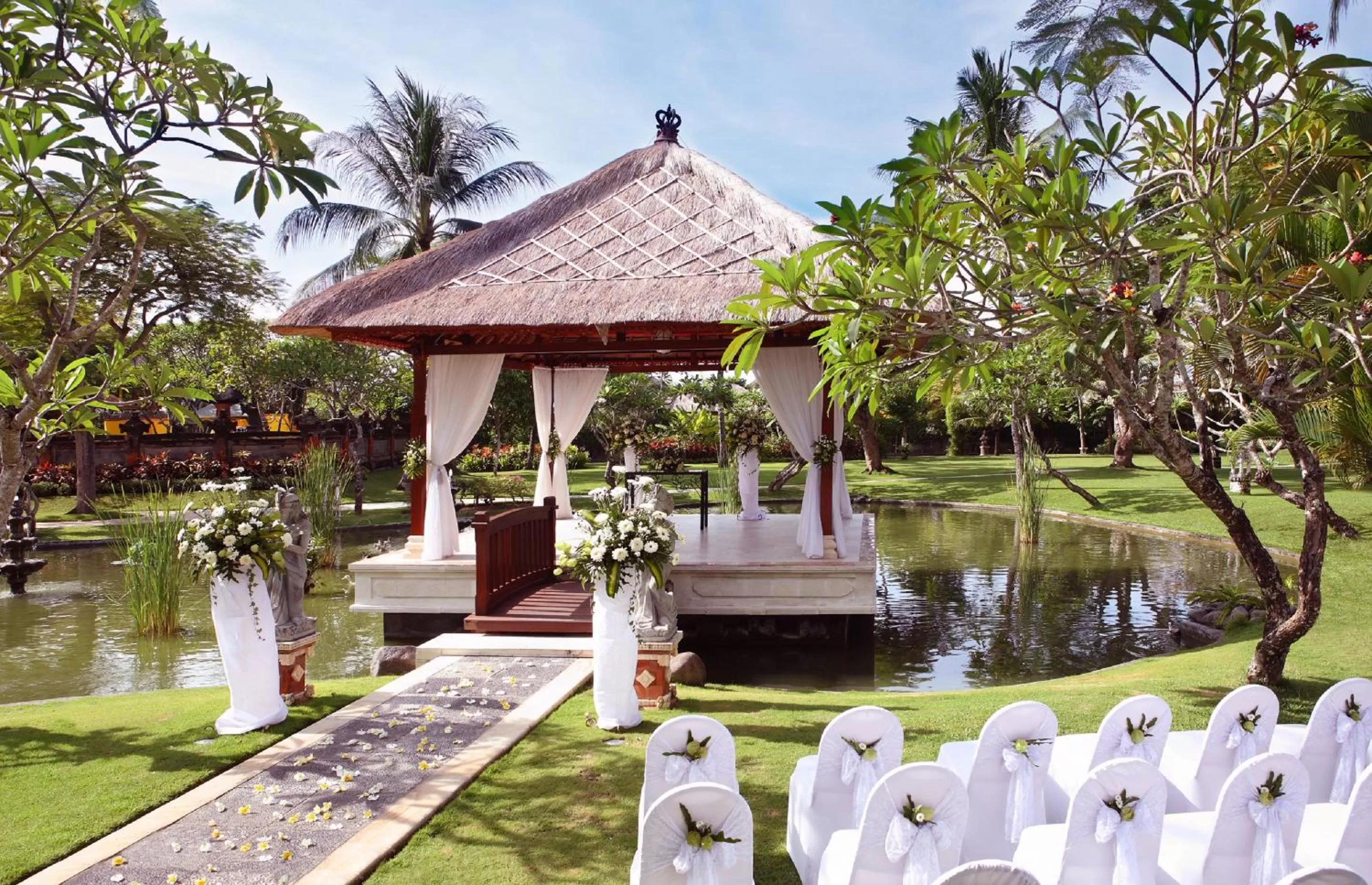 Garden in Nusa Dua Beach Hotel and Spa - Handwritten Collection