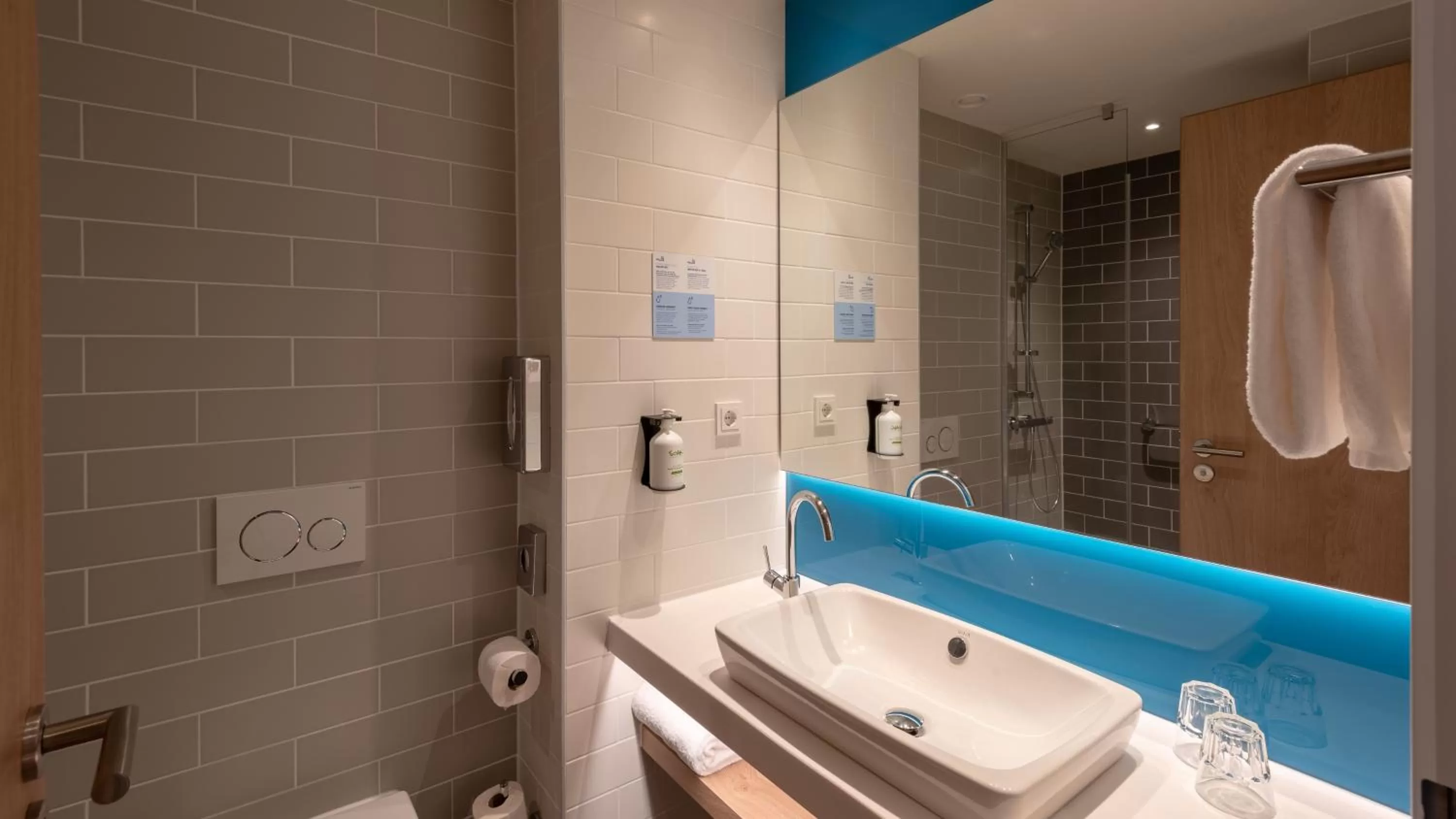 Shower in Holiday Inn Express - MUNICH NORTH by IHG