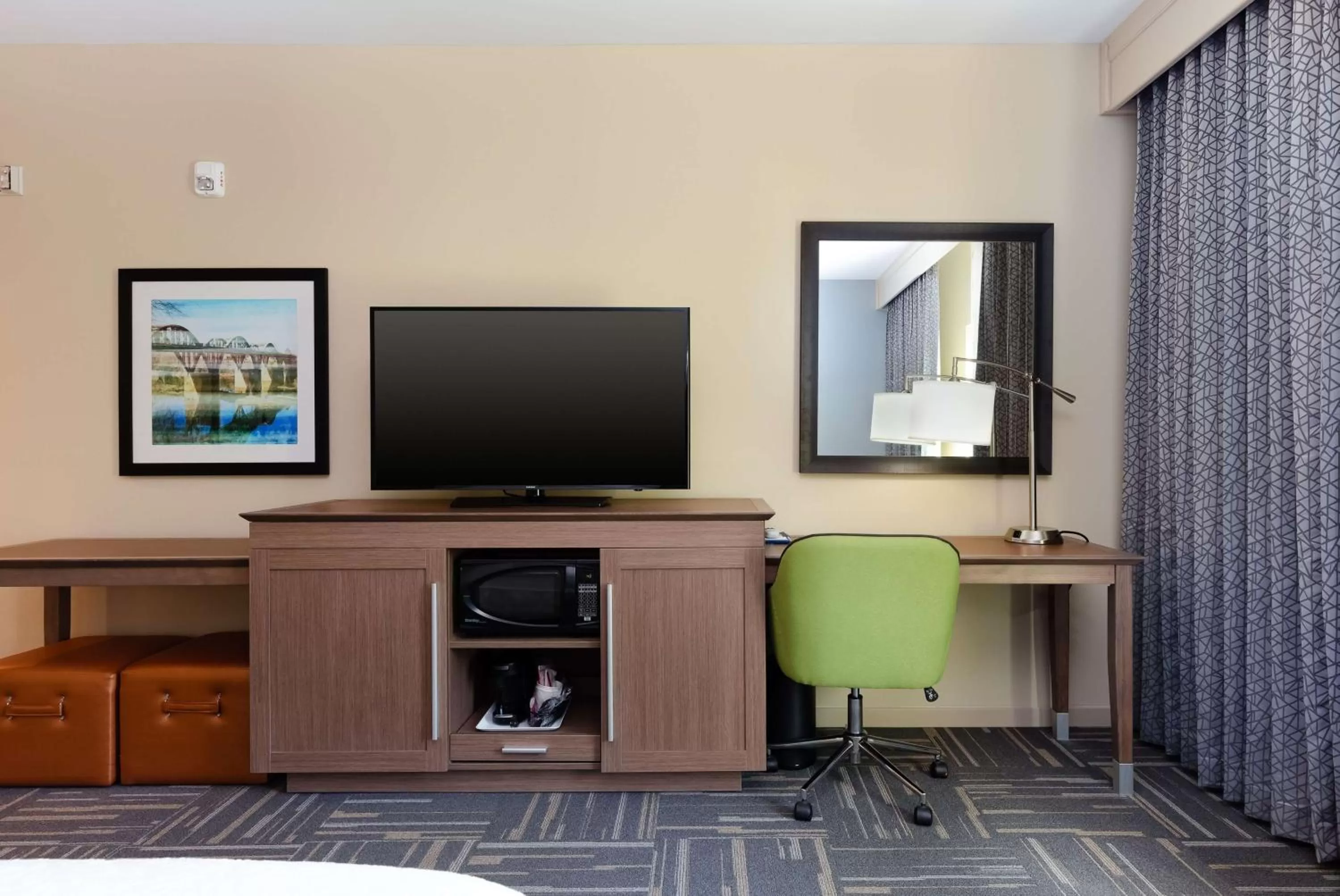 Bedroom in Hampton Inn Wetumpka