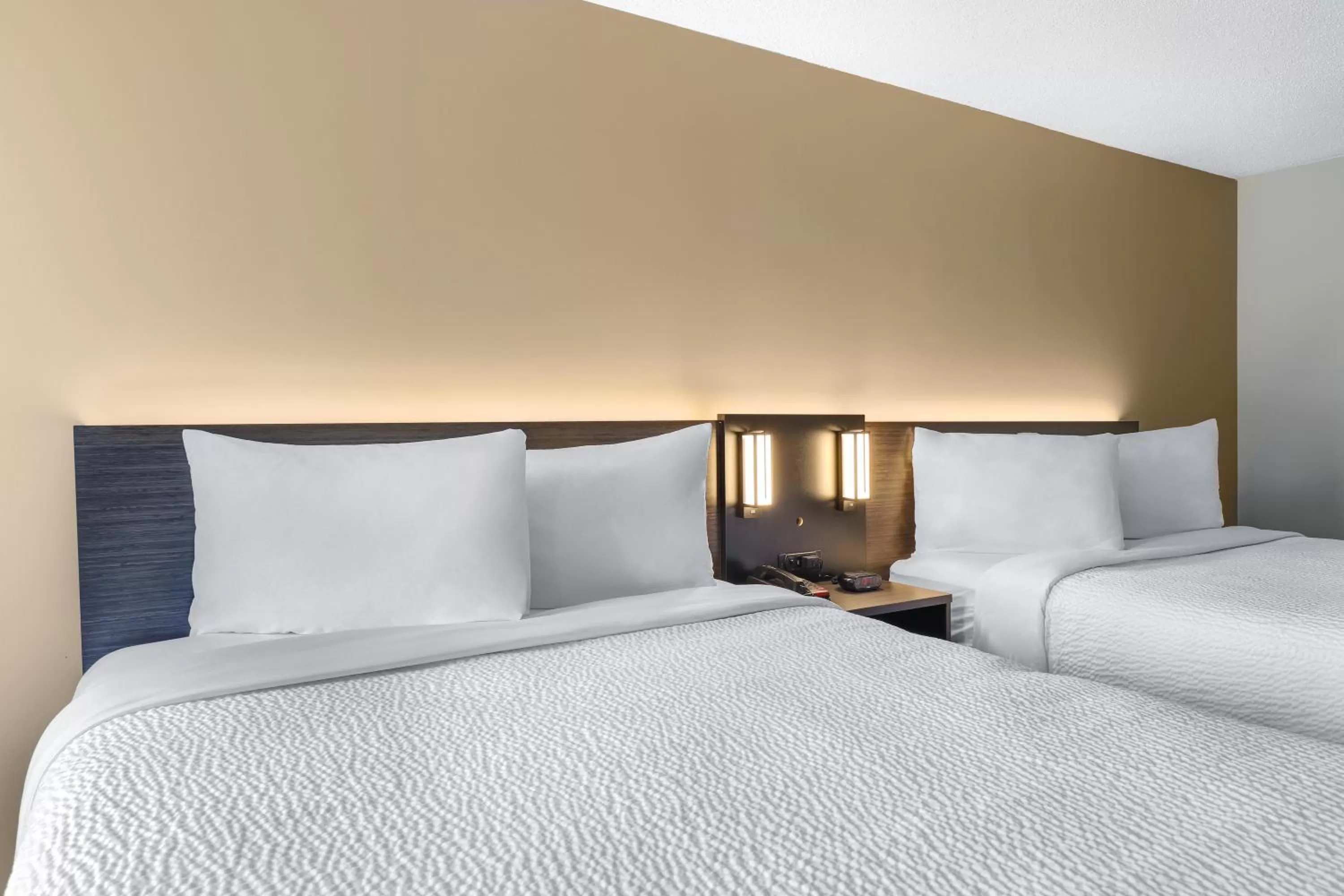 Bed in Motel 6 Brooks AB