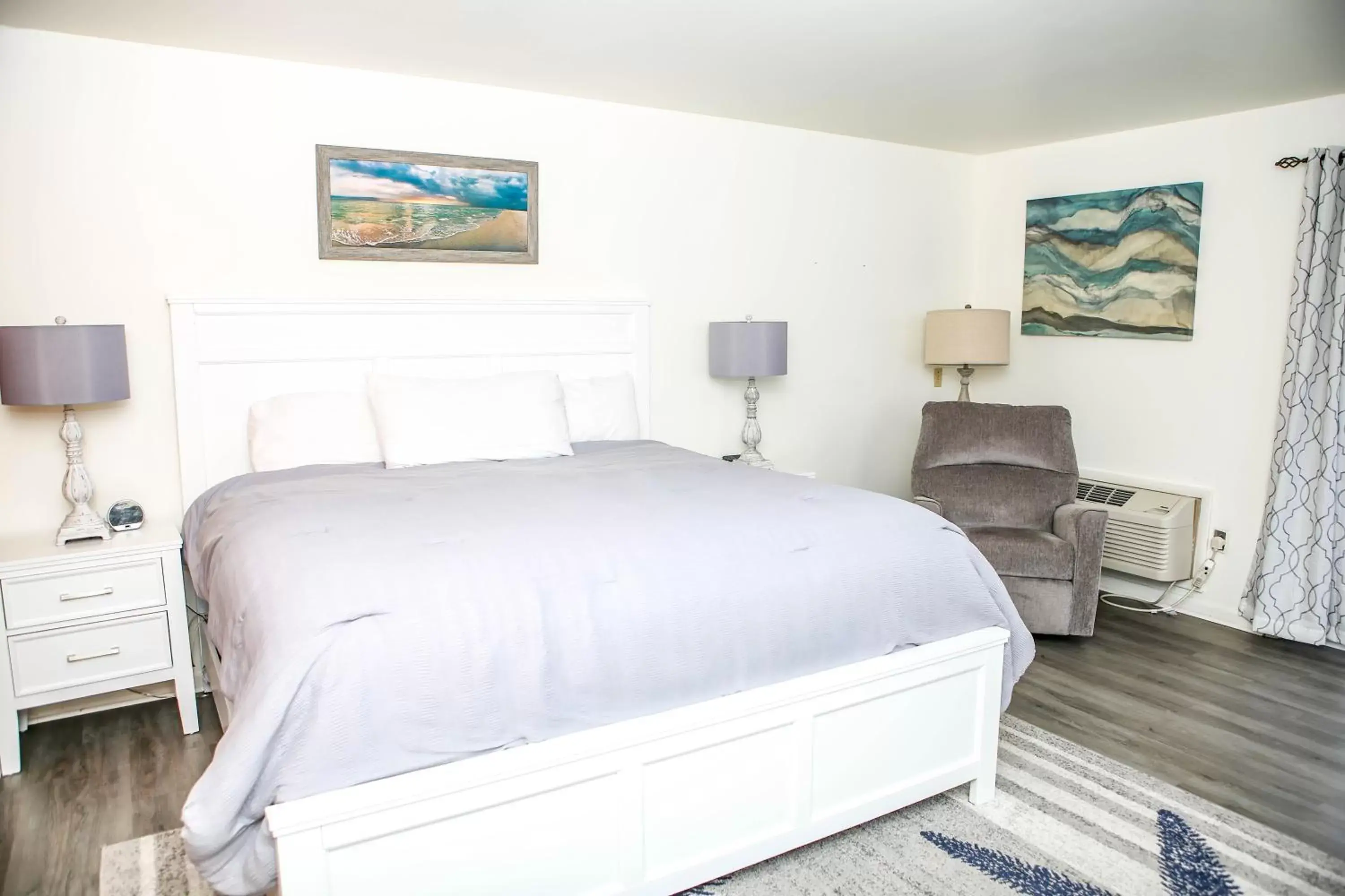 Deluxe King Suite in Waterside Inn Deluxe King Suite in Waterside Inn