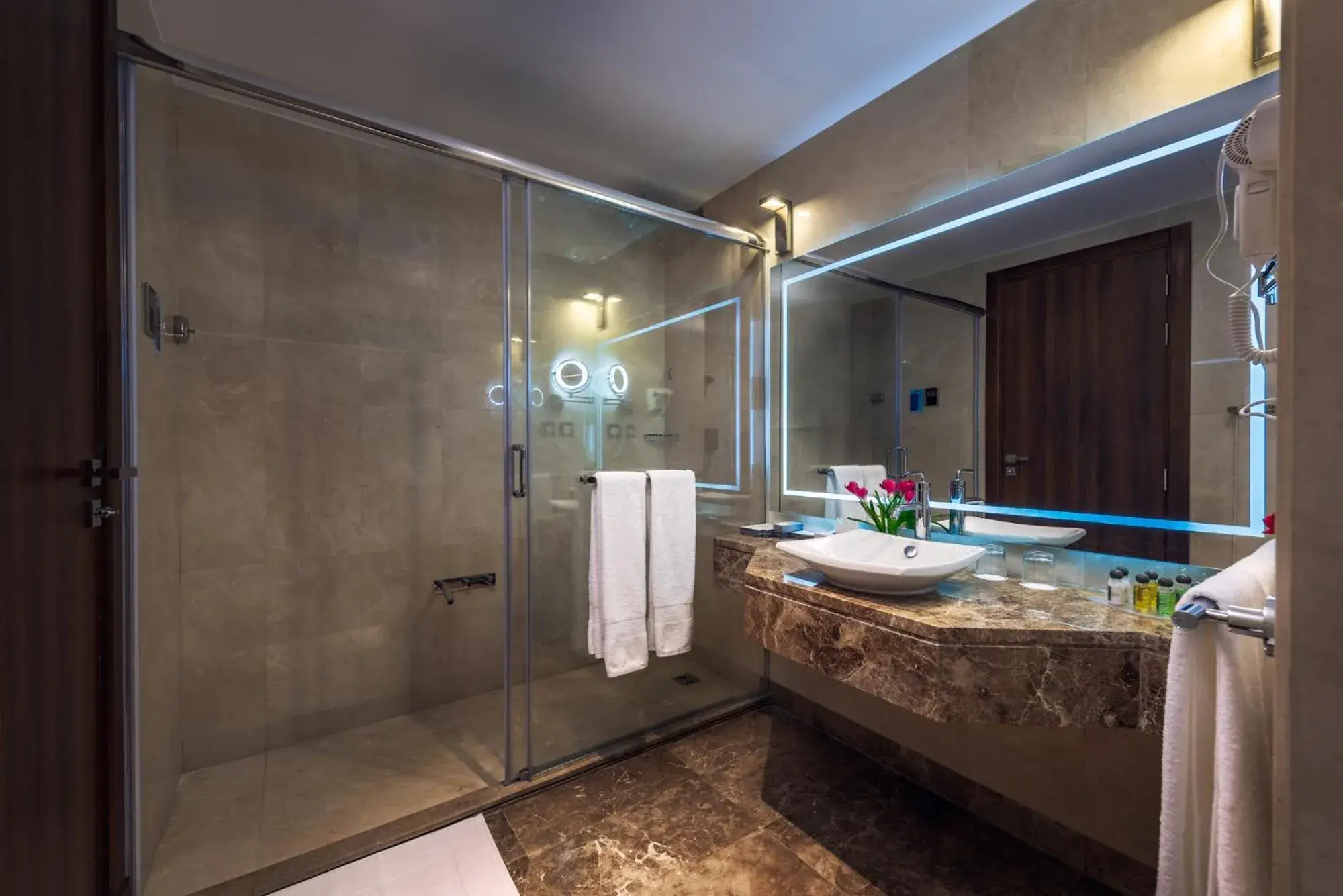 Deluxe Suite City View in Rua Al Hijrah Hotel Deluxe Suite City View in Rua Al Hijrah Hotel