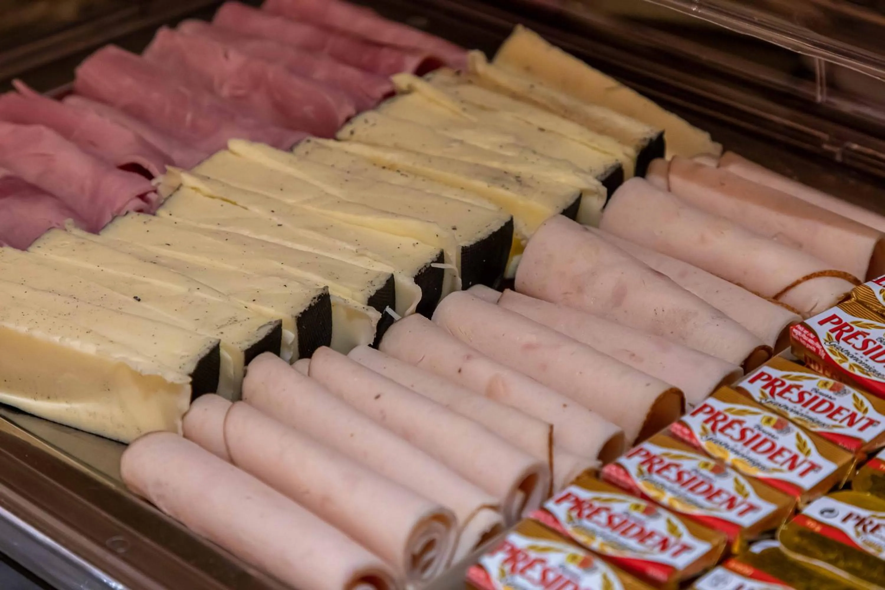 Buffet breakfast in Dauphine Saint Germain