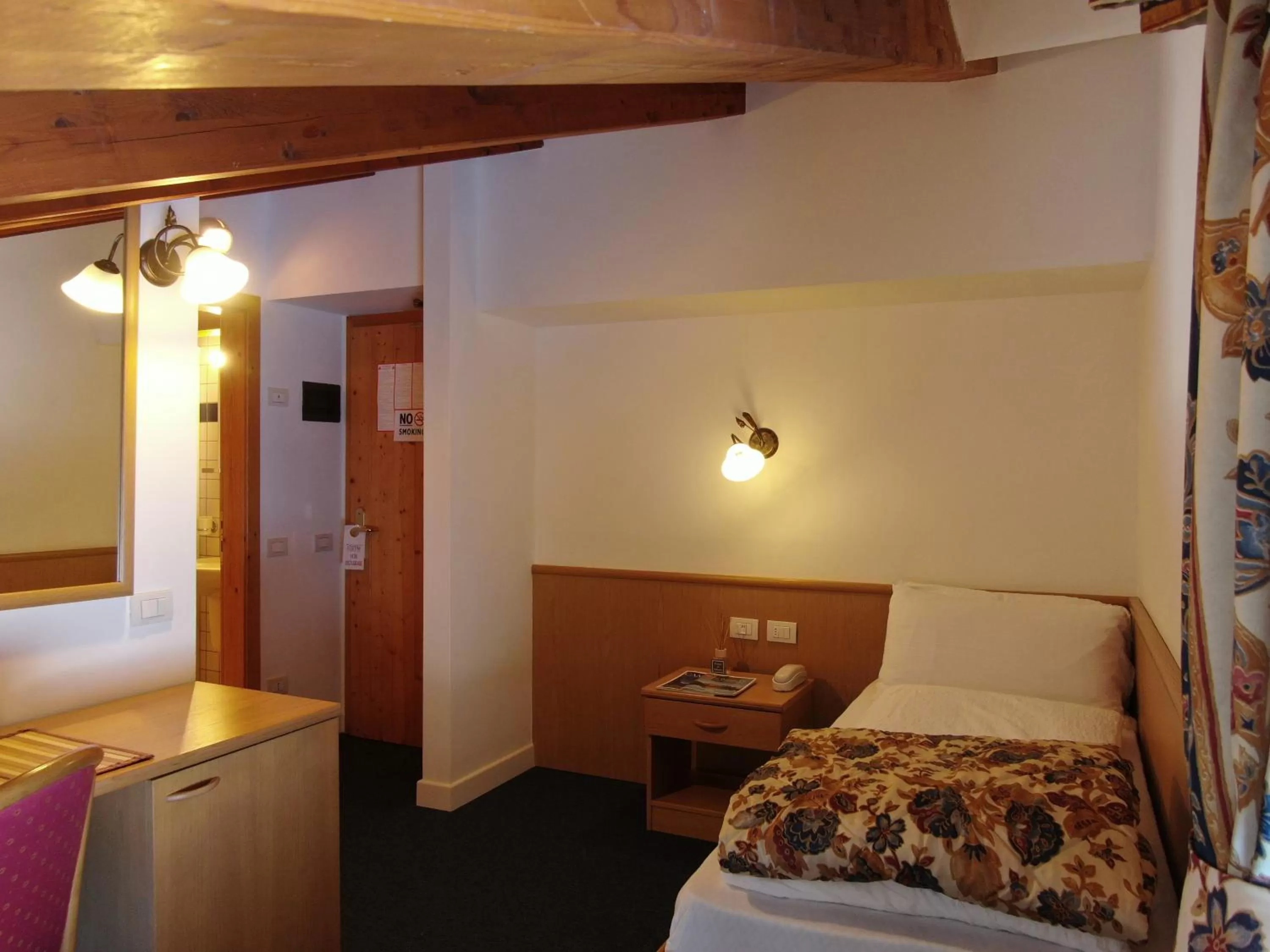 Bedroom, Bed in Hotel Fortini